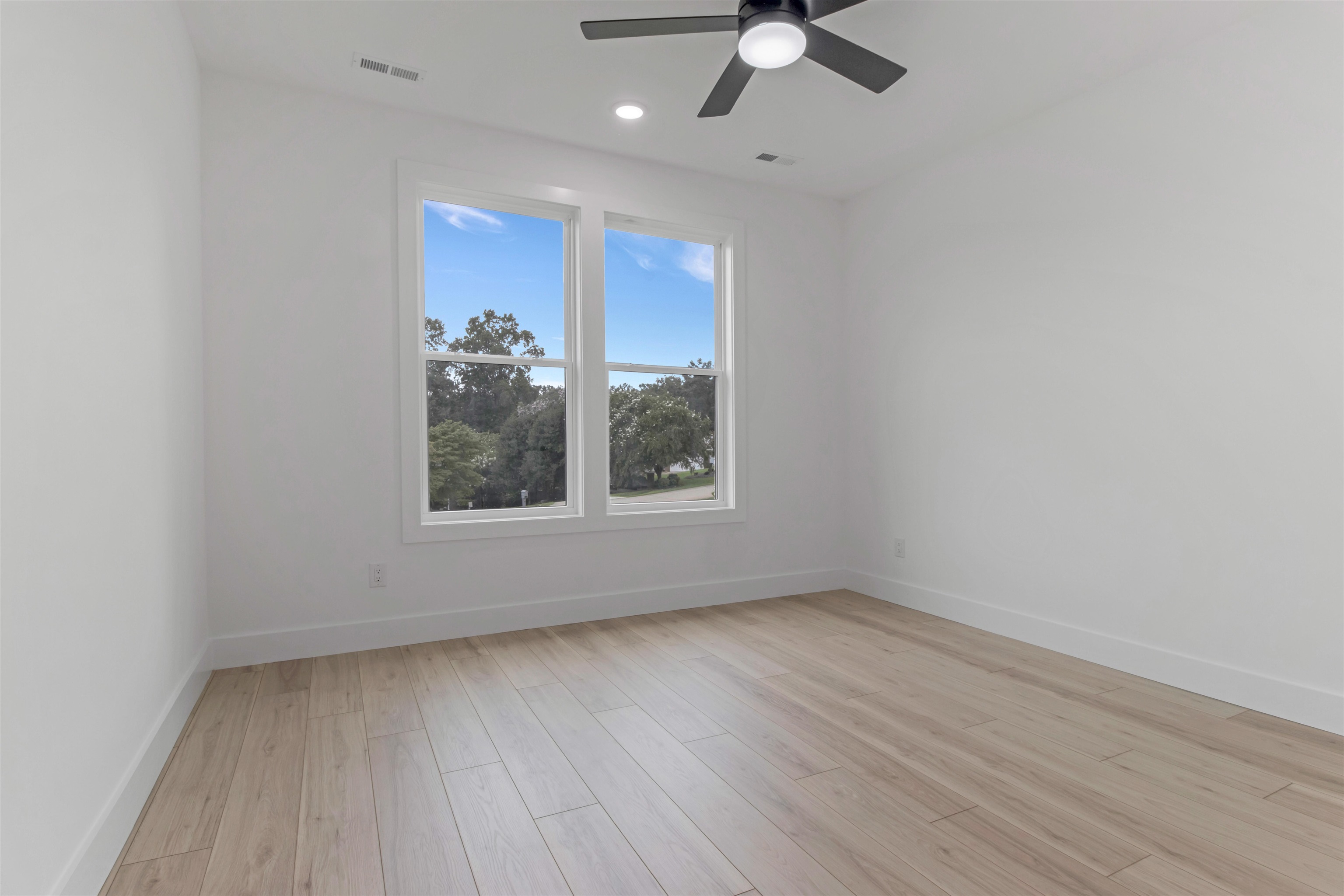 169 Lakeshore Drive Property Photo 24