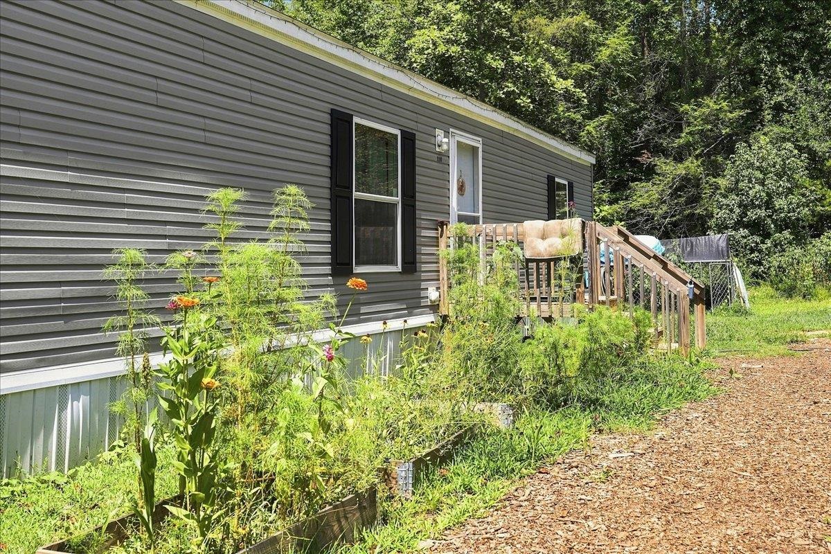 110 Hideaway Drive Property Photo 3