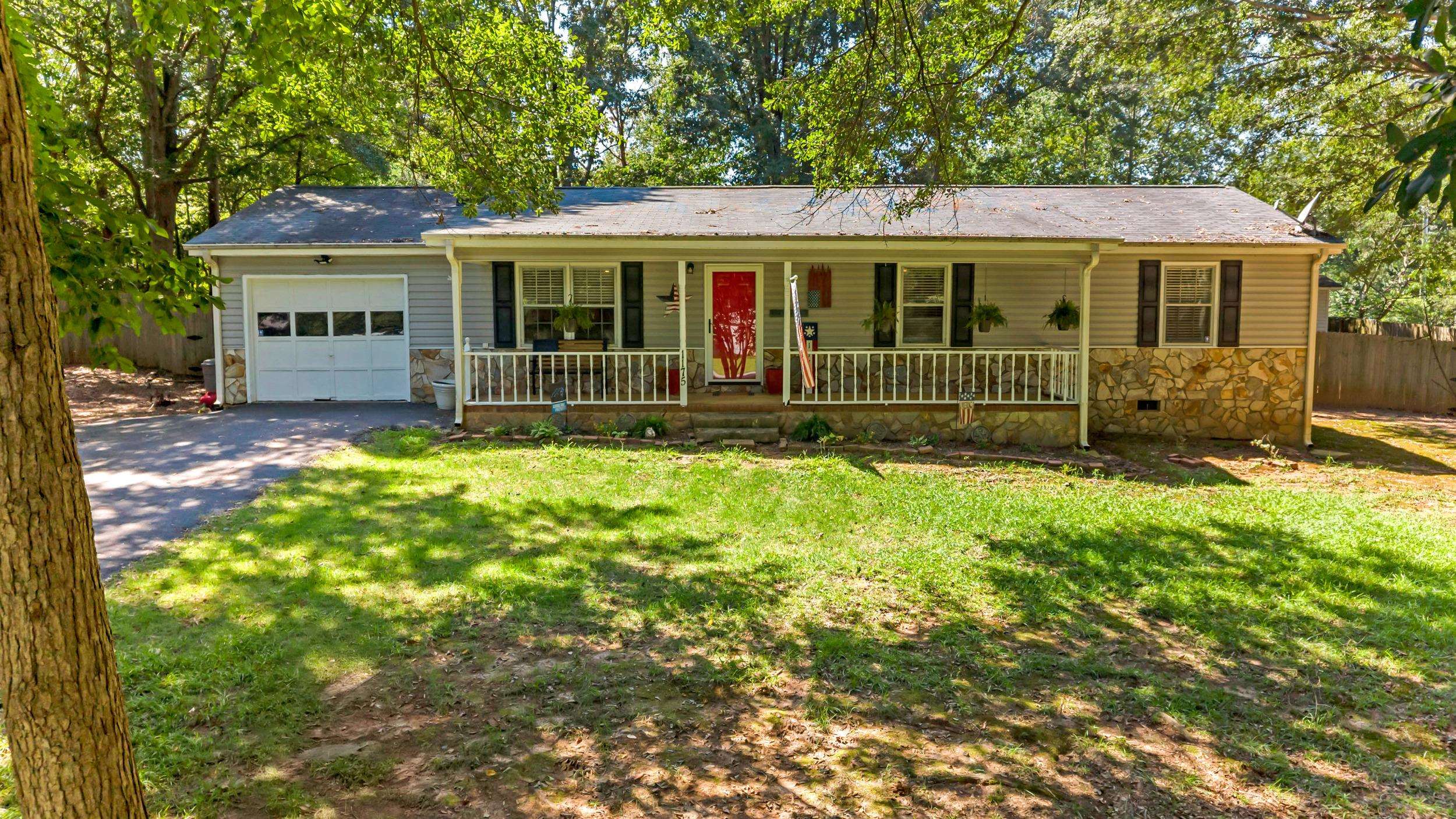 1175 Springdale Circle Property Photo 1