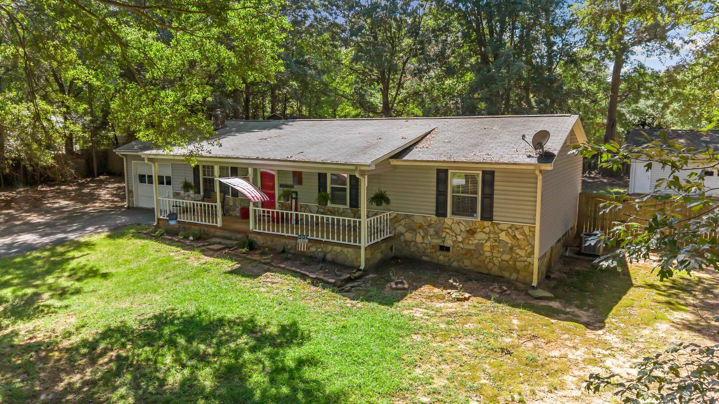 1175 Springdale Circle Property Photo 3