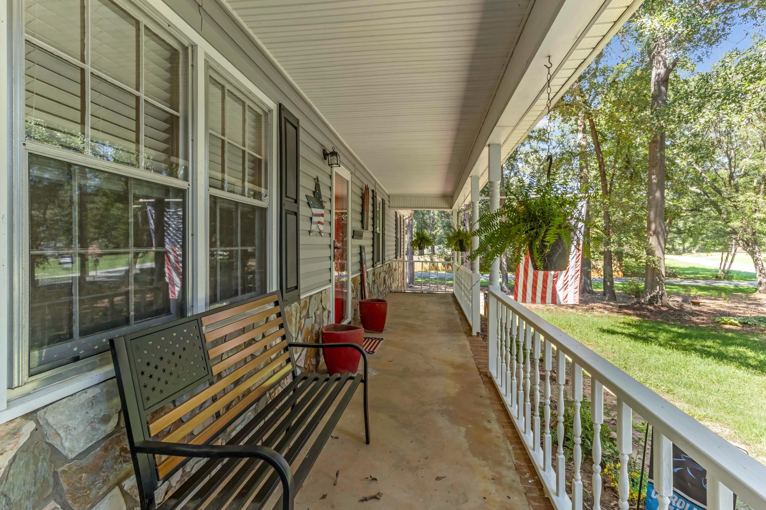 1175 Springdale Circle Property Photo 4