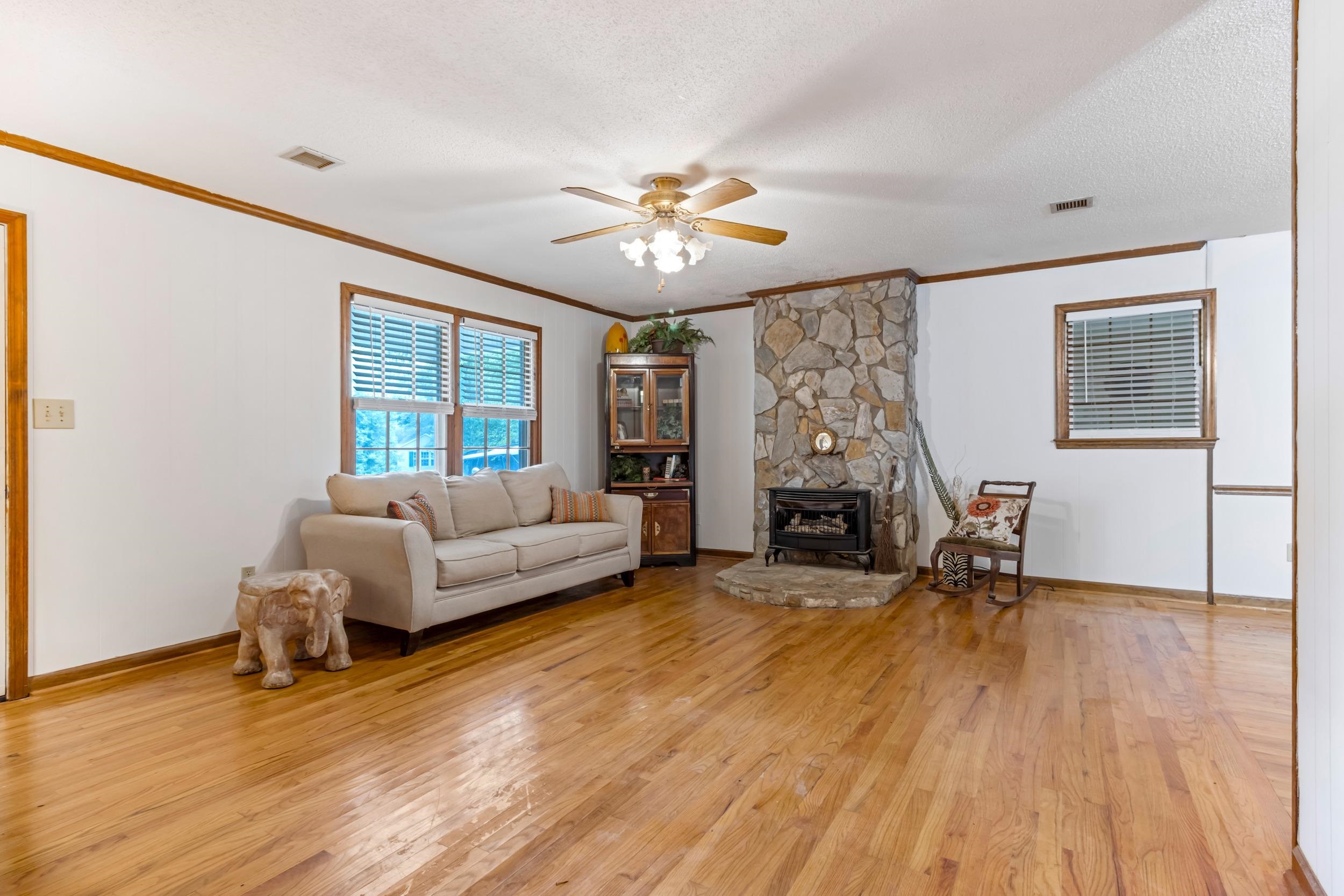 1175 Springdale Circle Property Photo 7