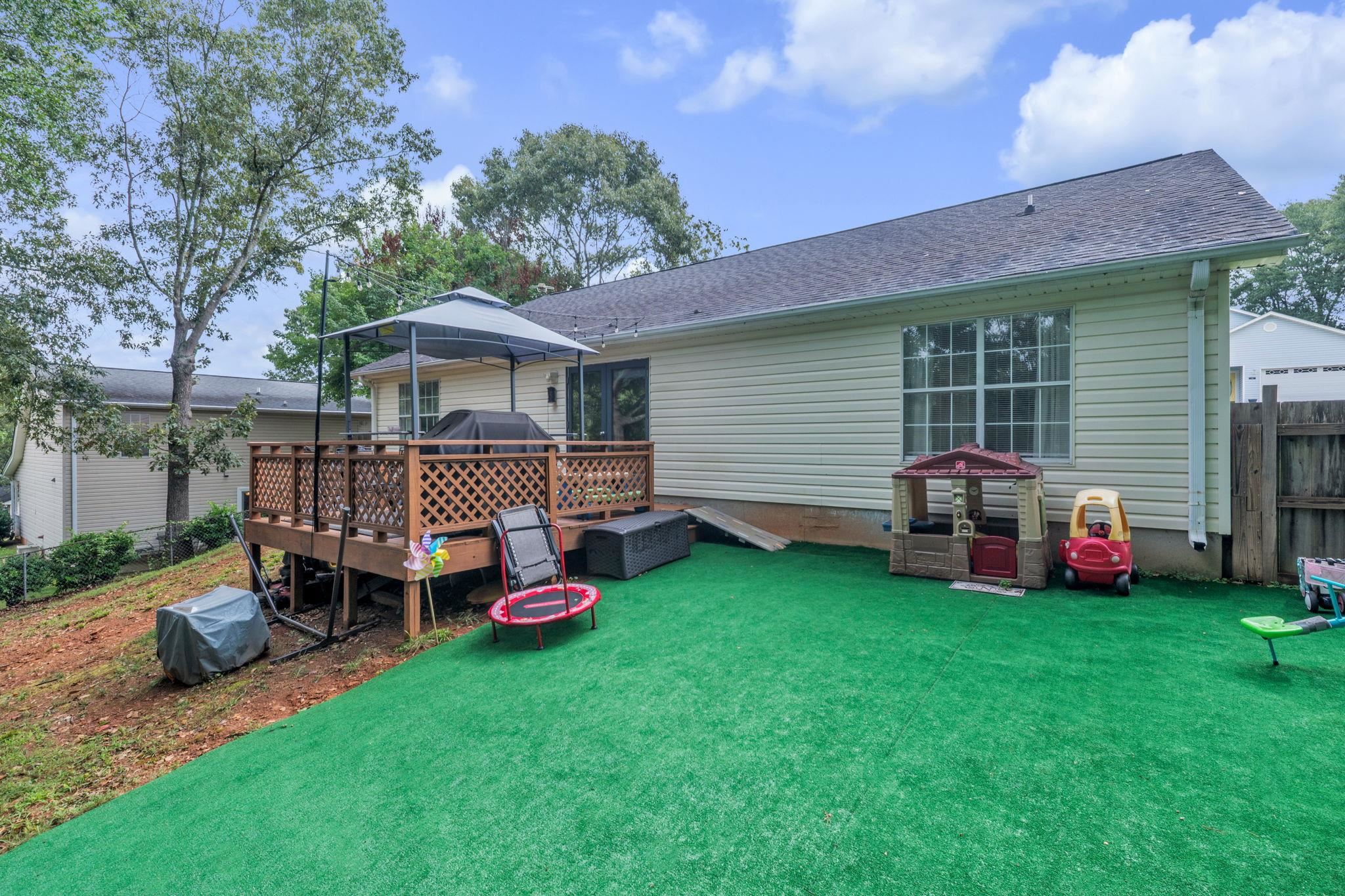 411 Hill Lane Property Photo 15