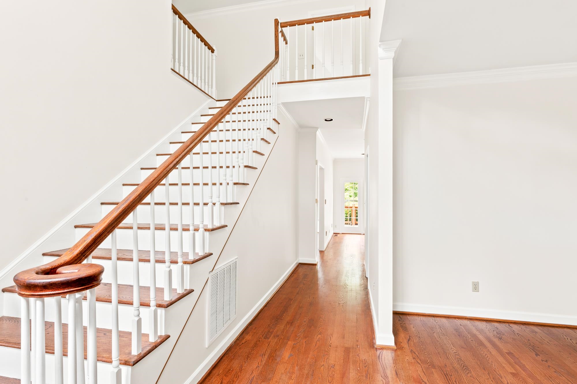 220 Hillsboro Trace Property Photo 10
