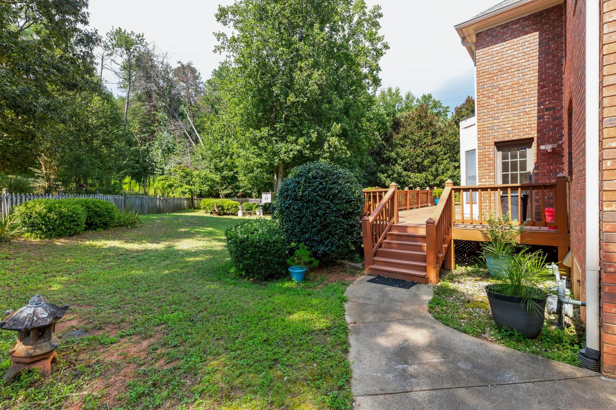 220 Hillsboro Trace Property Photo 27