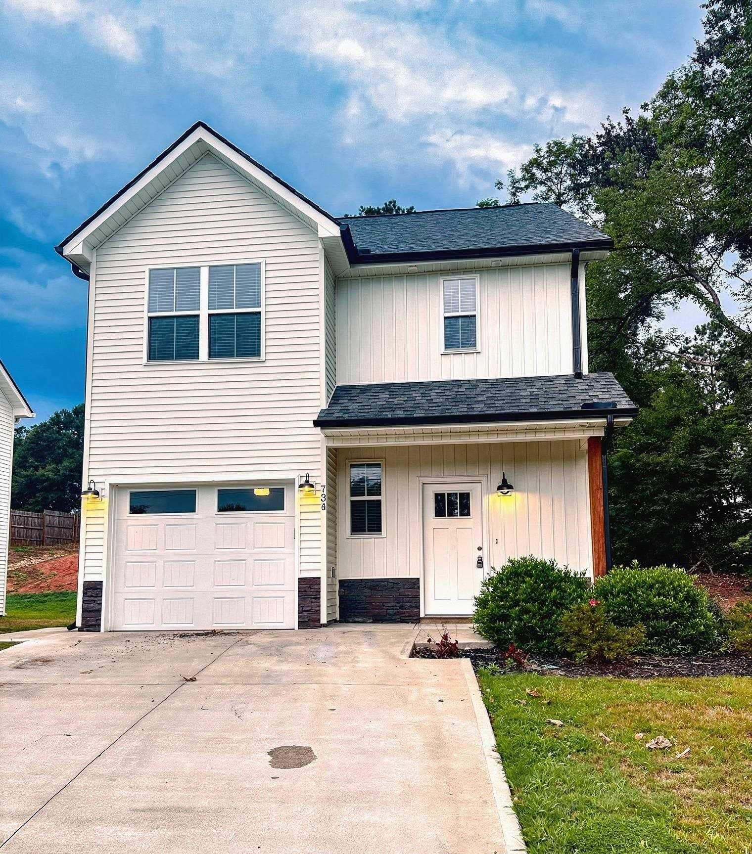 734 S Bomar Property Photo 1