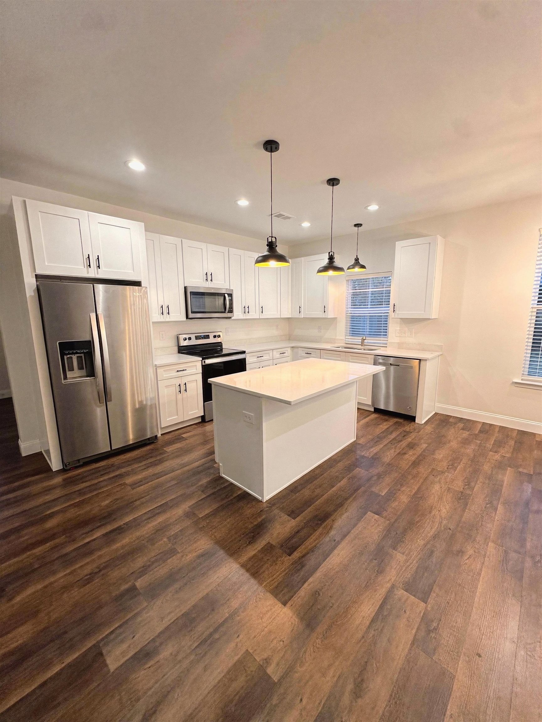 734 S Bomar Property Photo 8