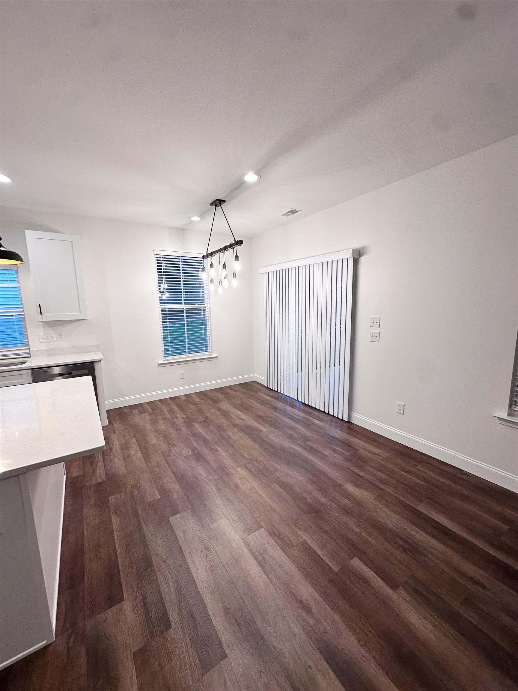 734 S Bomar Property Photo 11