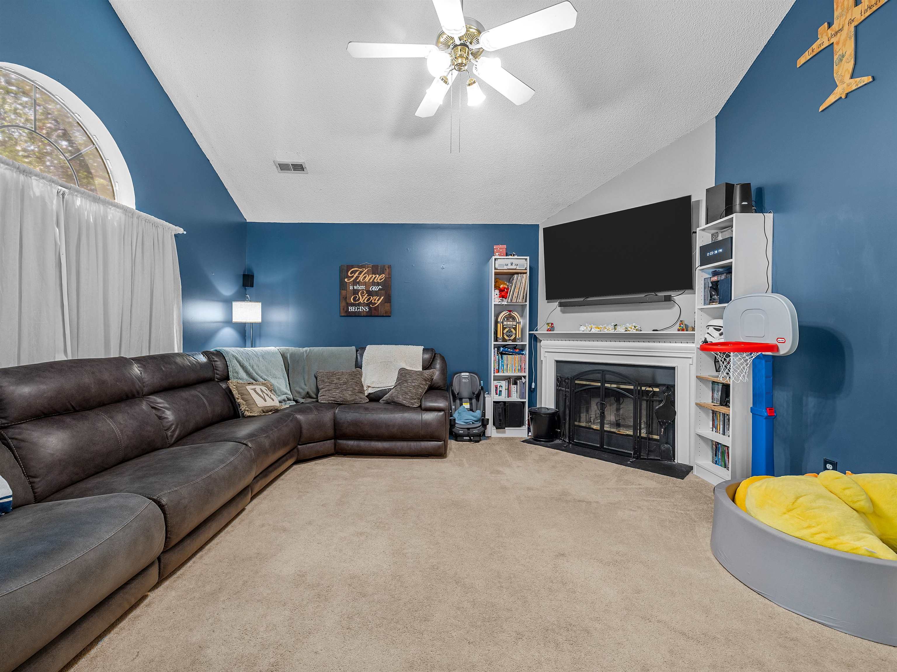175 Poplar Creek Drive Property Photo 2