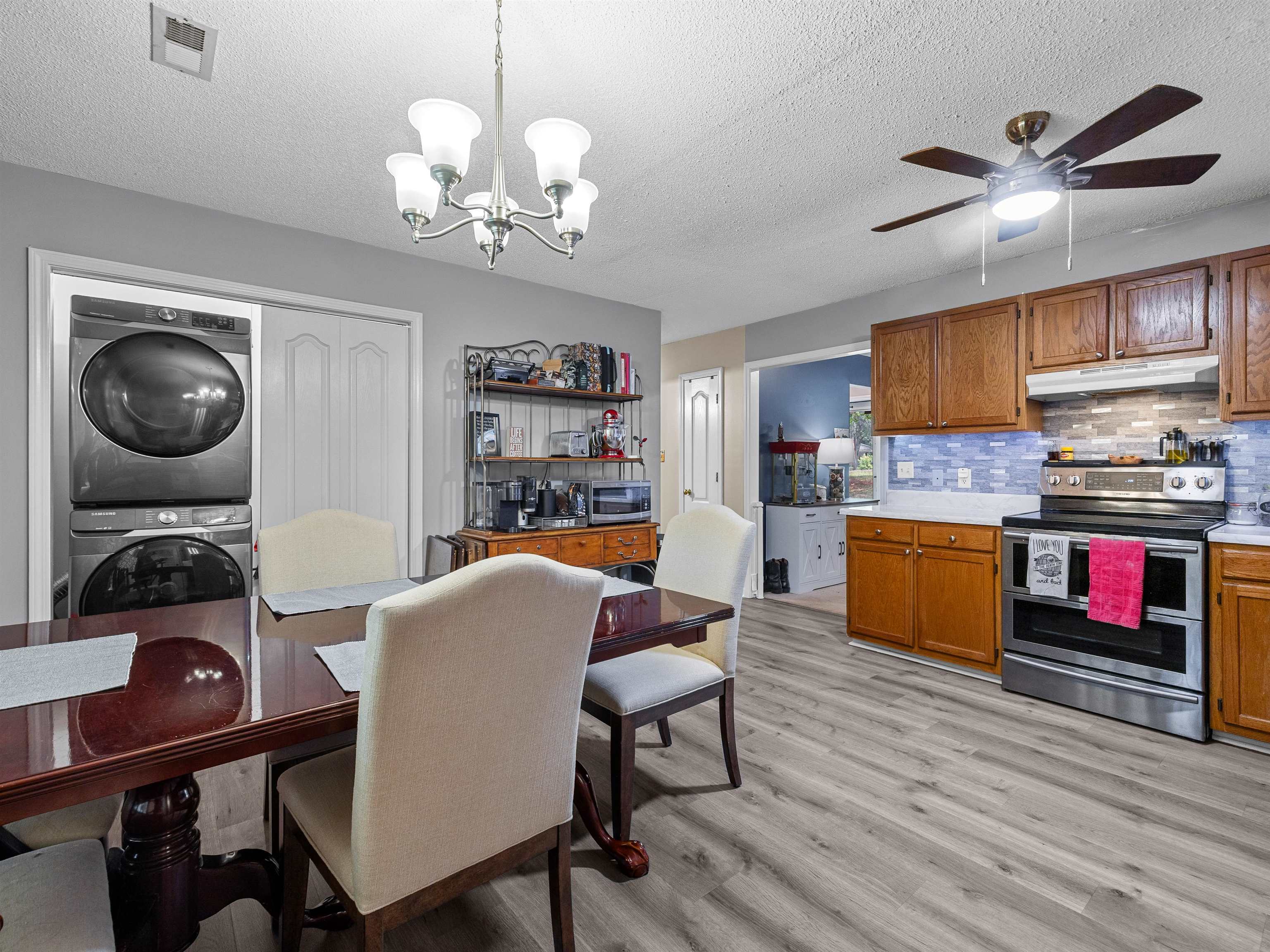 175 Poplar Creek Drive Property Photo 12