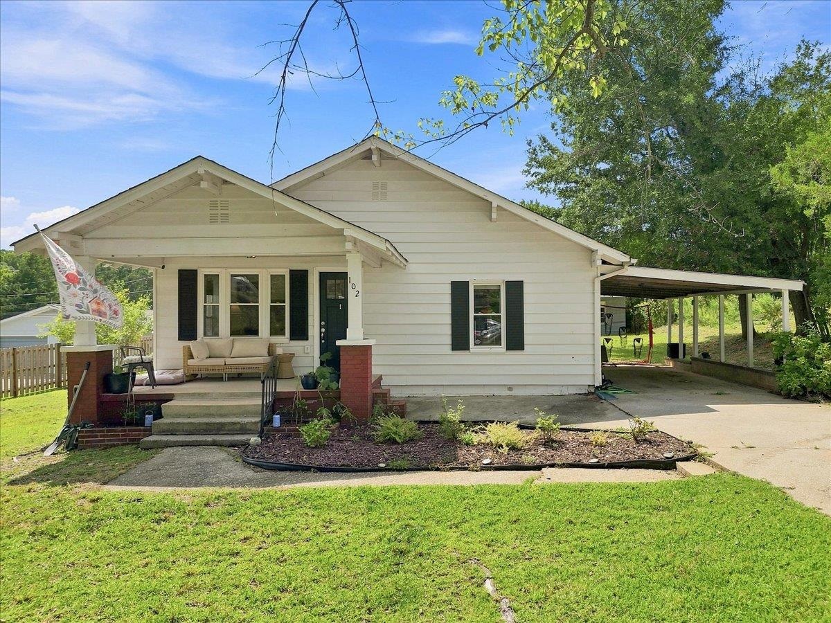 102 Edgewood Avenue Property Photo 1