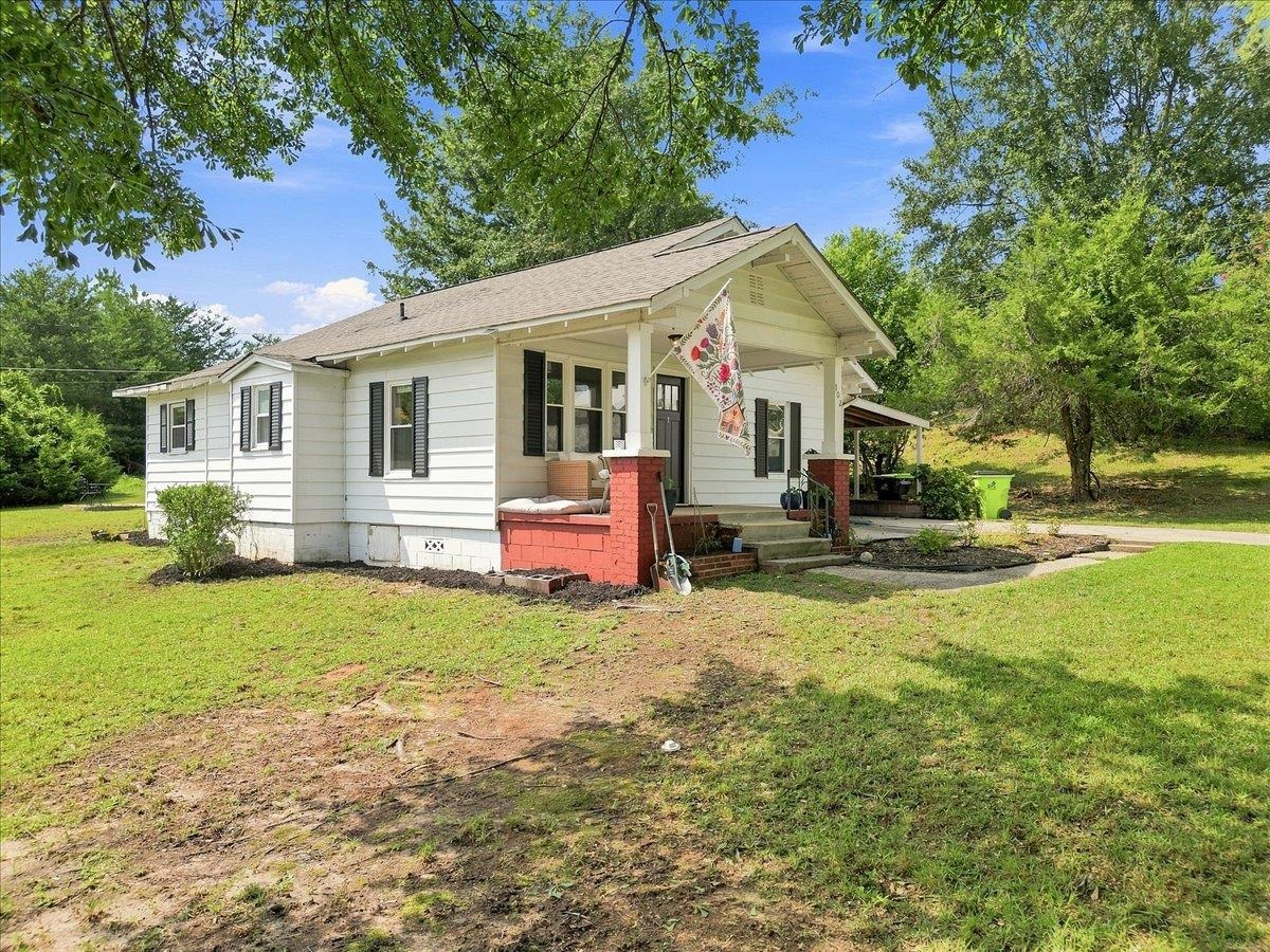 102 Edgewood Avenue Property Photo 3