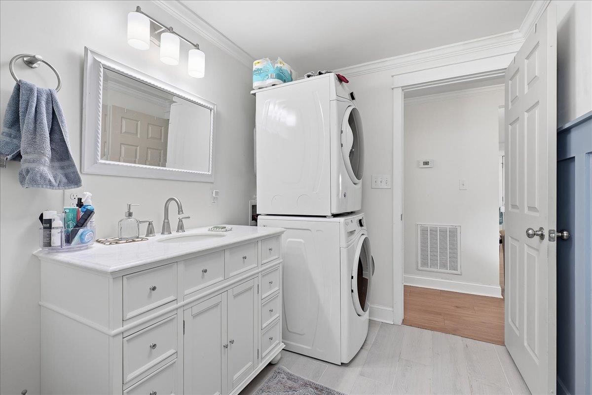 102 Edgewood Avenue Property Photo 17