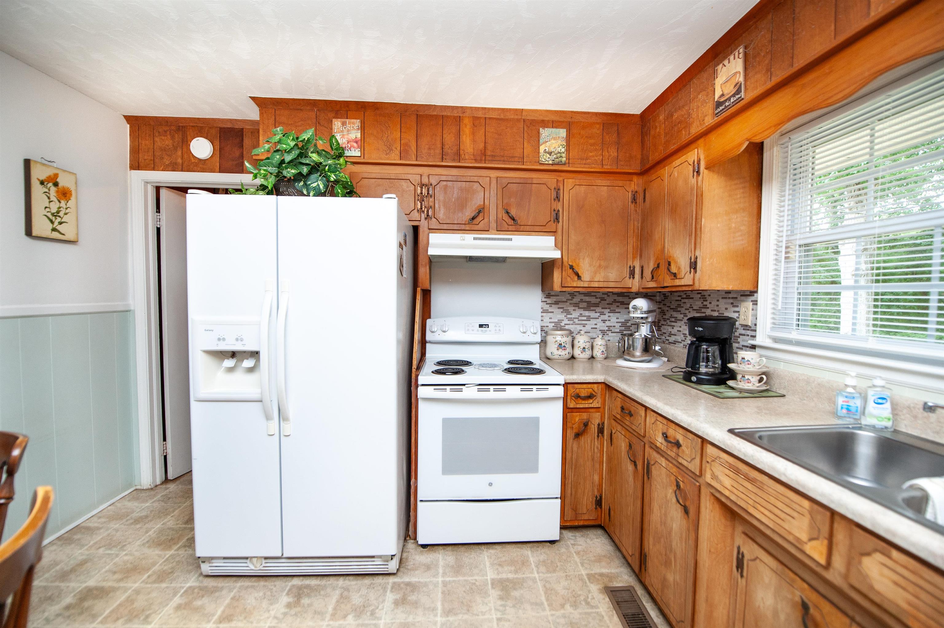 110 Triple C Drive Property Photo 7