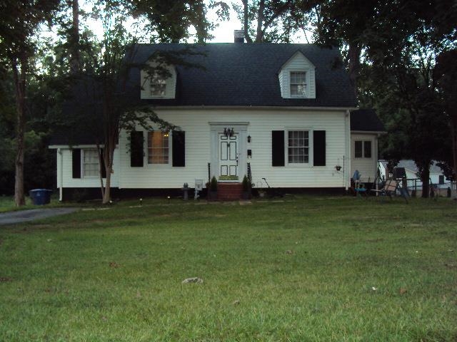 382 Forest Ave Avenue Property Photo 2