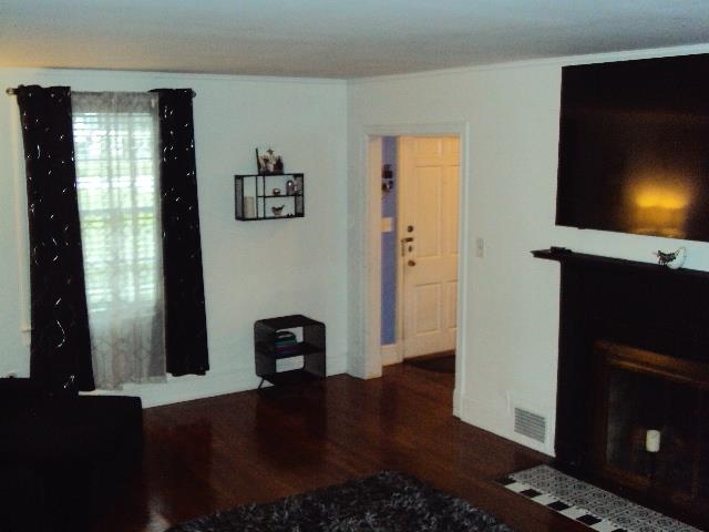 382 Forest Ave Avenue Property Photo 3