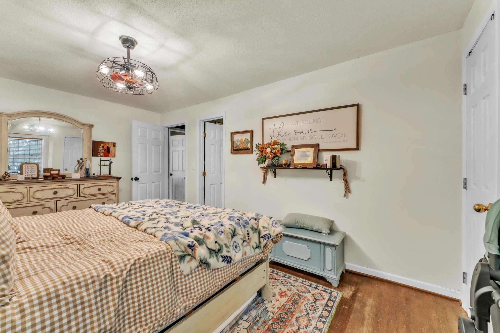 204 Collinwood Lane Property Photo 8