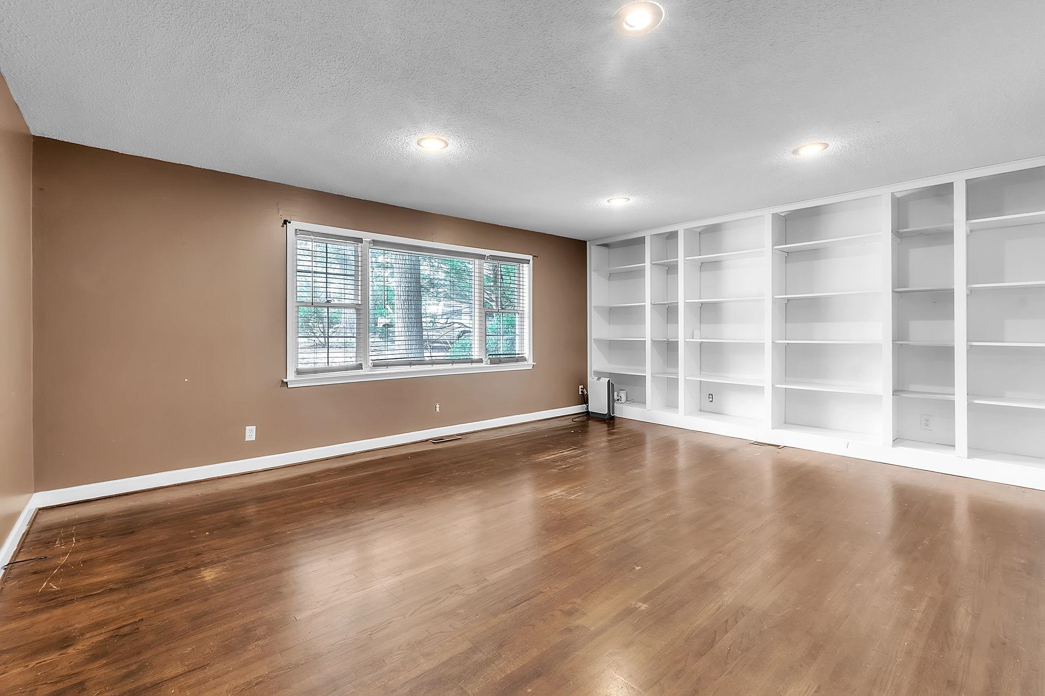 204 Collinwood Lane Property Photo 14