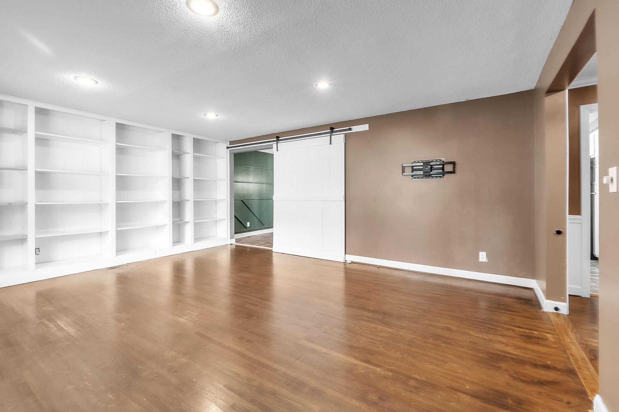 204 Collinwood Lane Property Photo 15