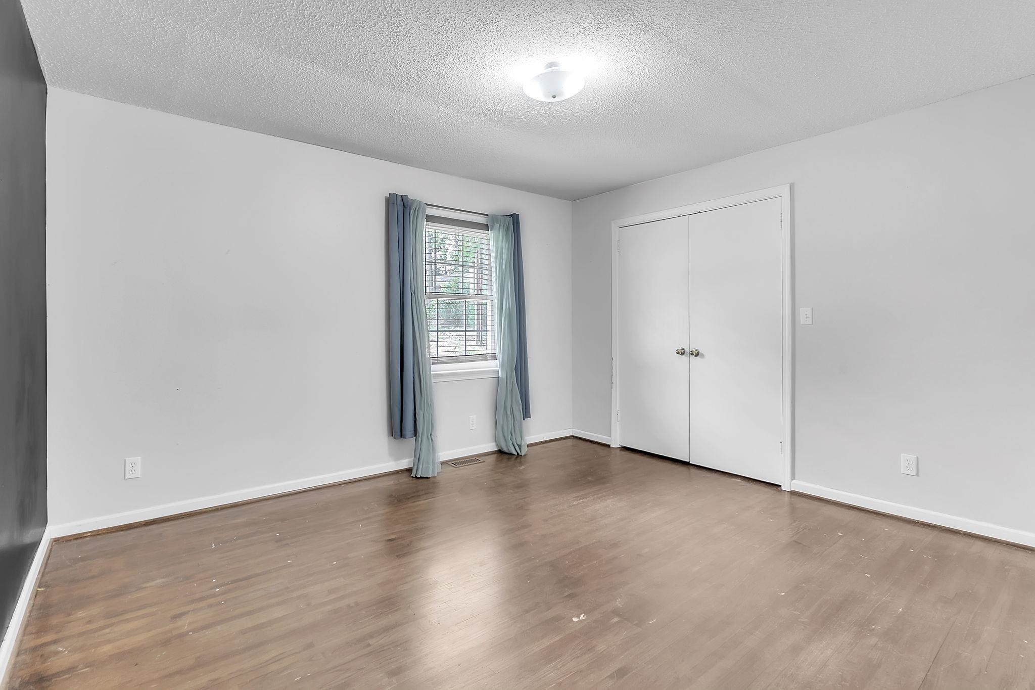 204 Collinwood Lane Property Photo 19