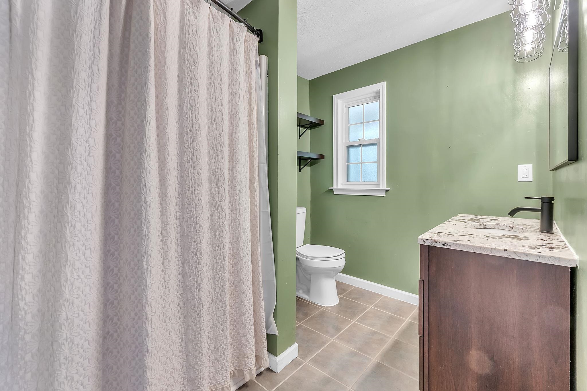 204 Collinwood Lane Property Photo 22