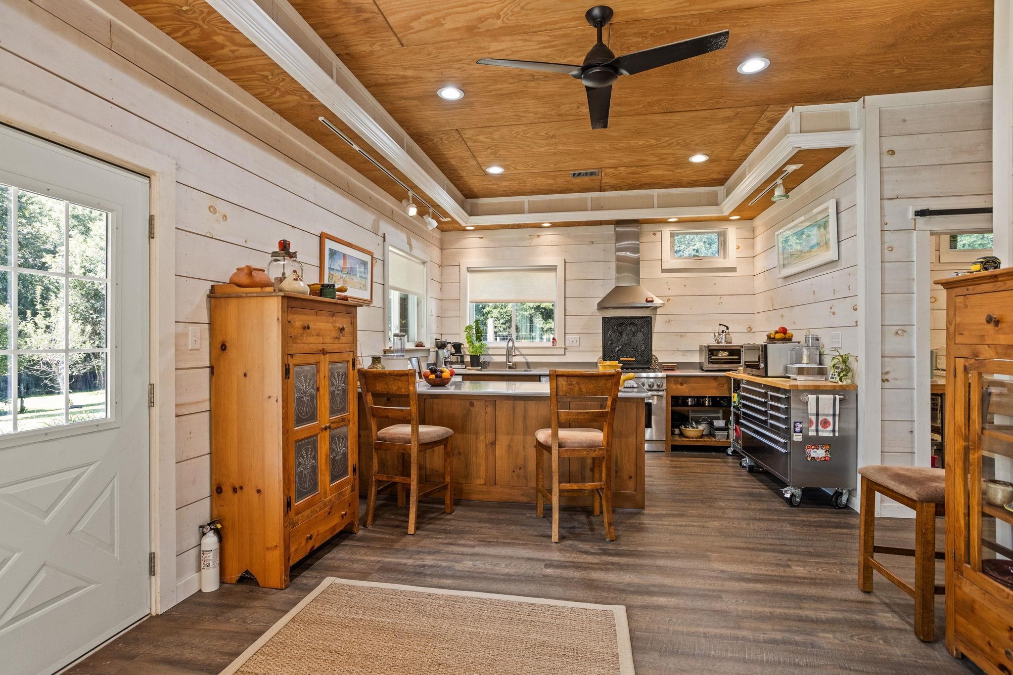 770 Dickson Road Property Photo 10