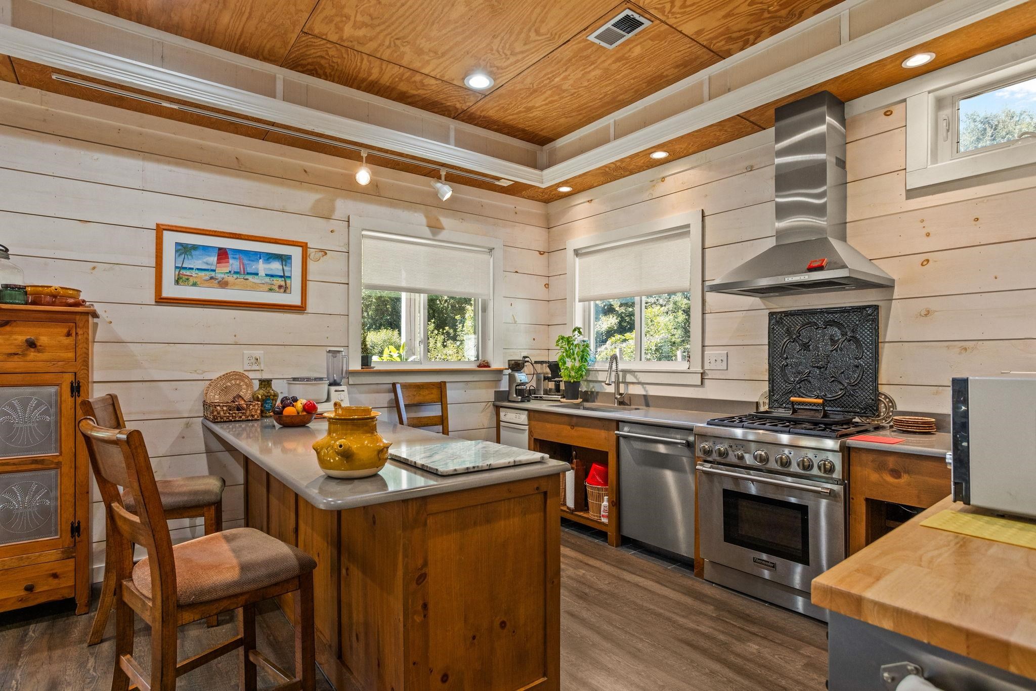 770 Dickson Road Property Photo 11