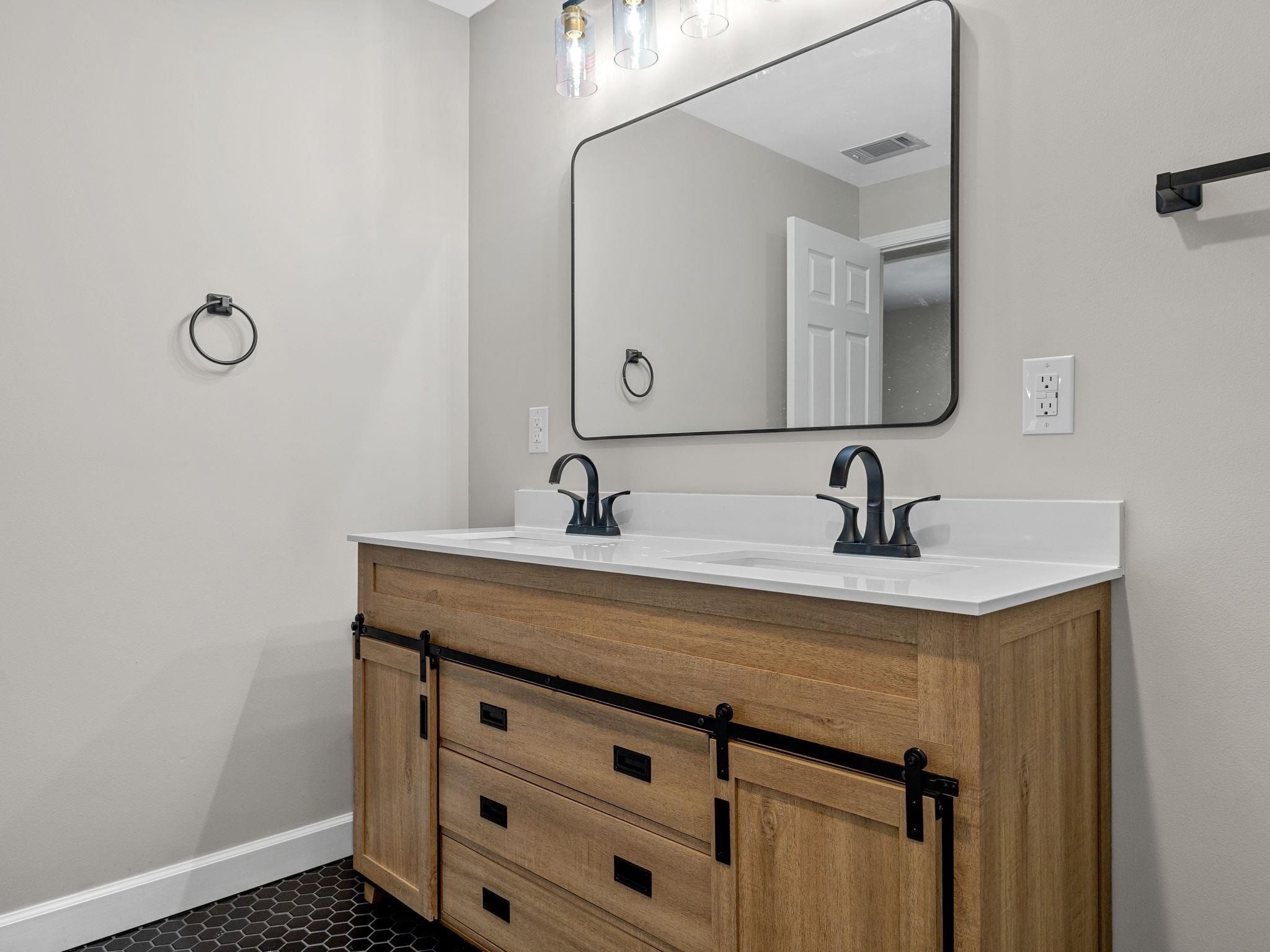 206 Claremont Street Property Photo 13