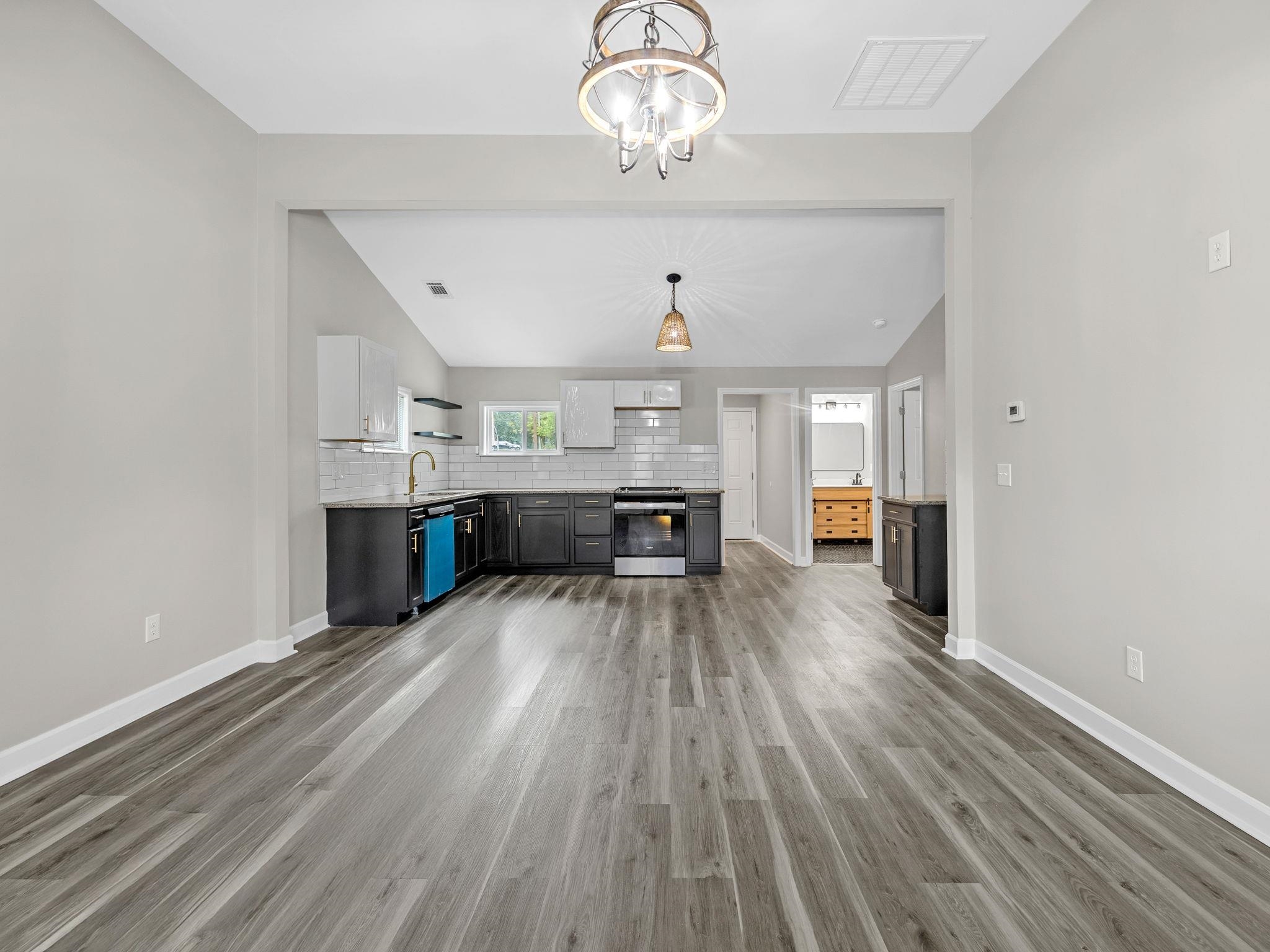 206 Claremont Street Property Photo 16