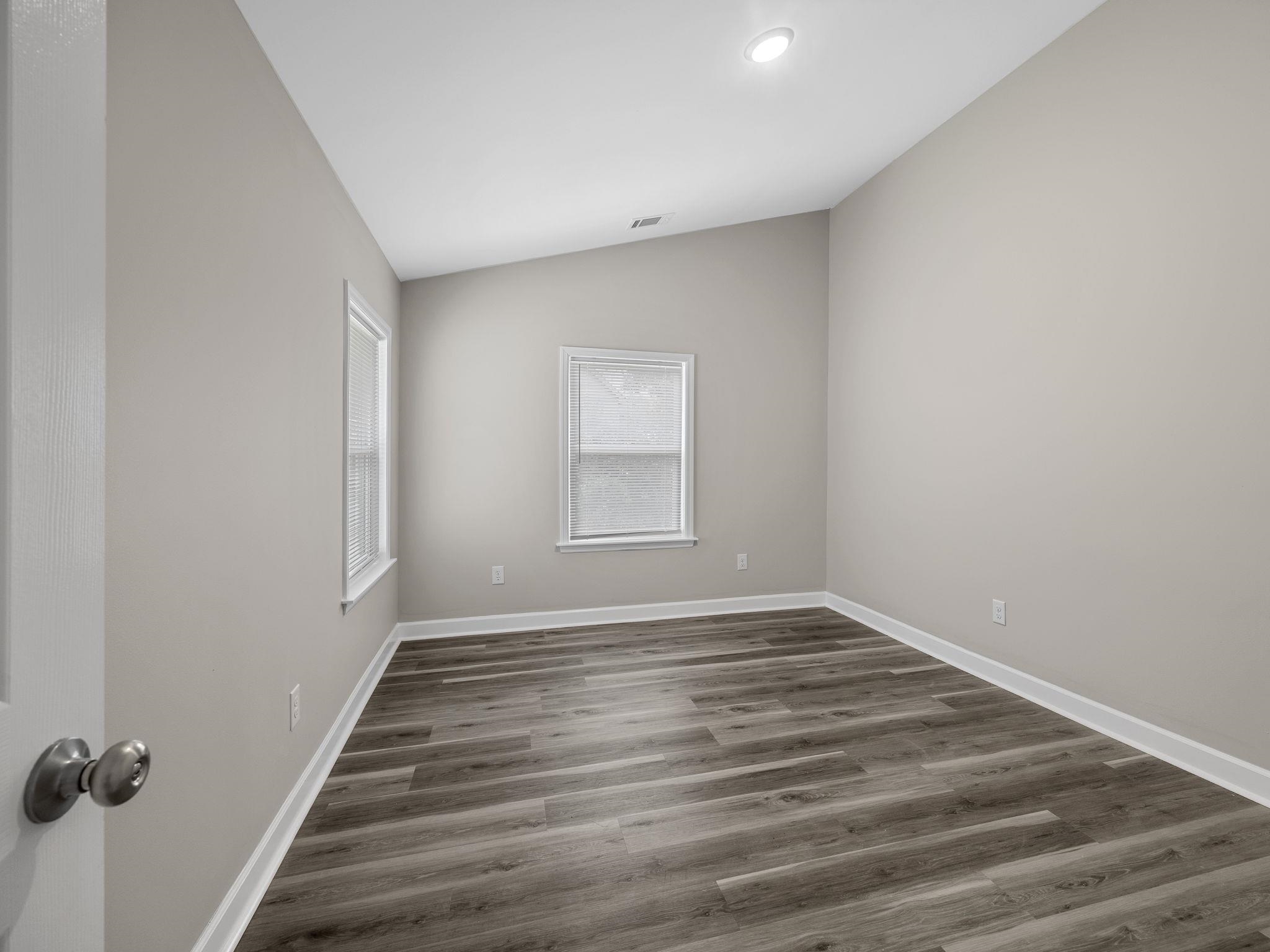 206 Claremont Street Property Photo 22