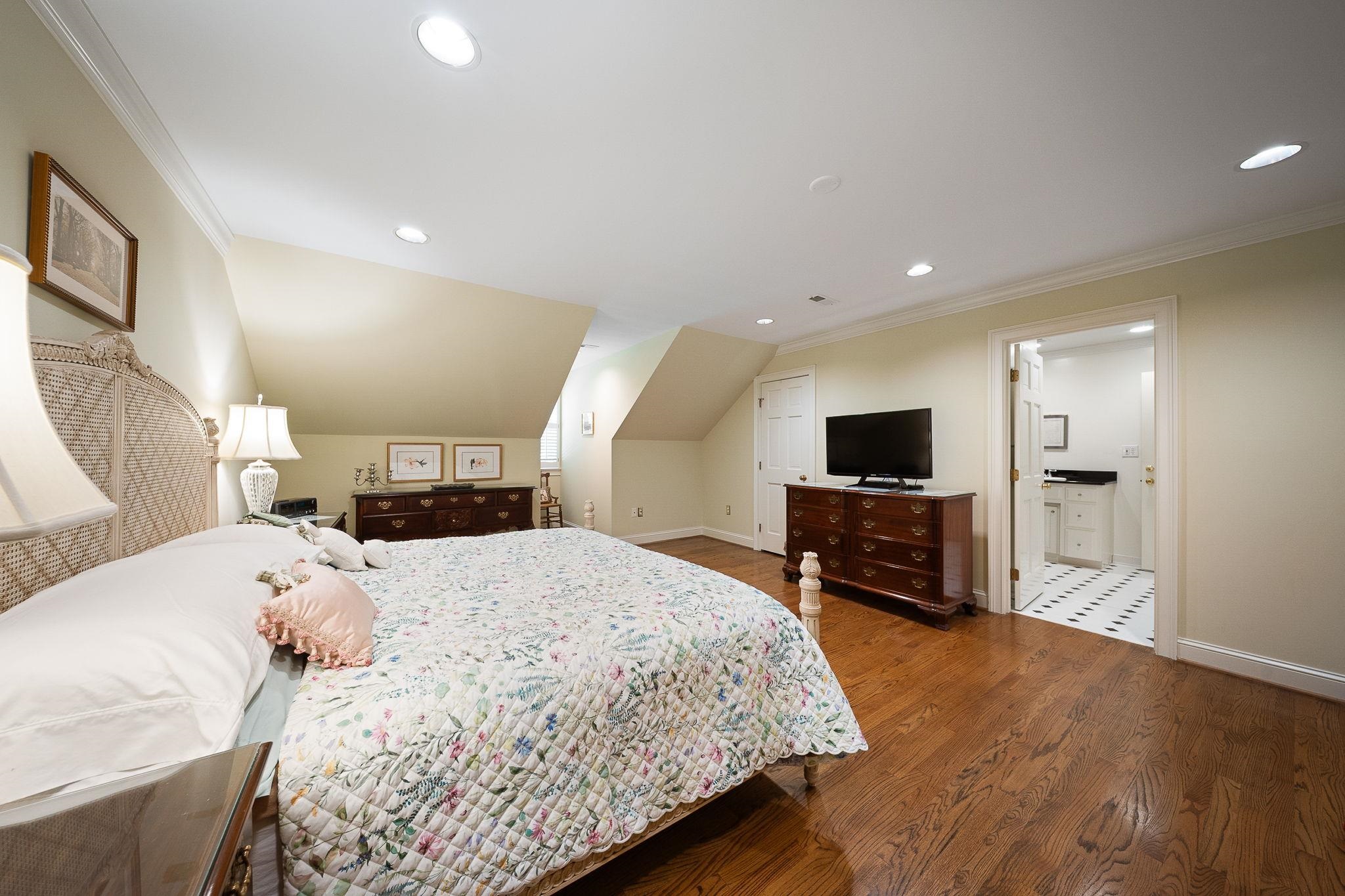 221 Swansea Road Property Photo 26