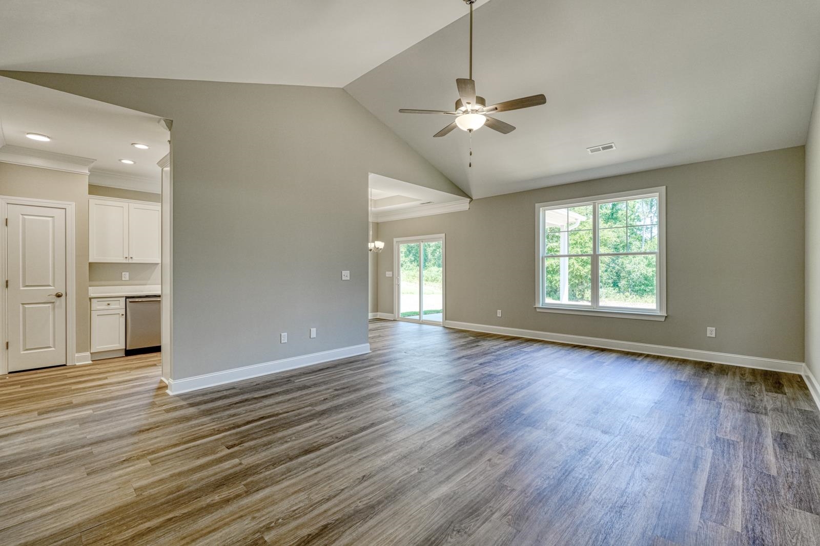 374 E Boundary Drive Property Photo 4