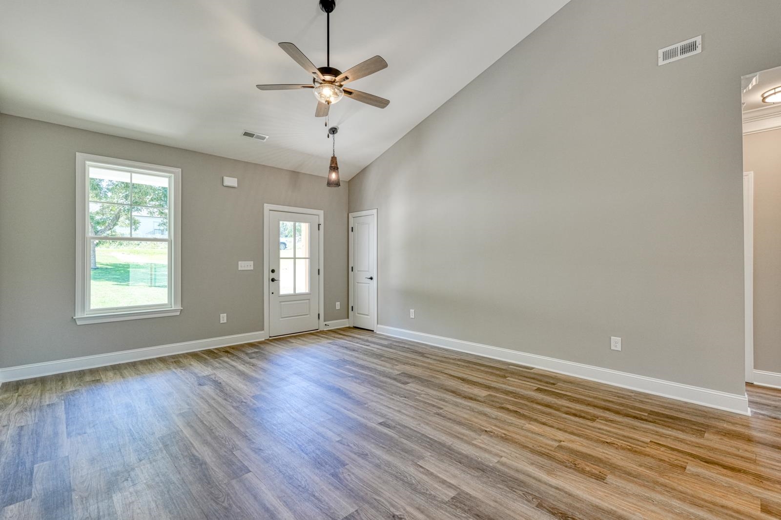 366 E Boundary Drive Property Photo 6