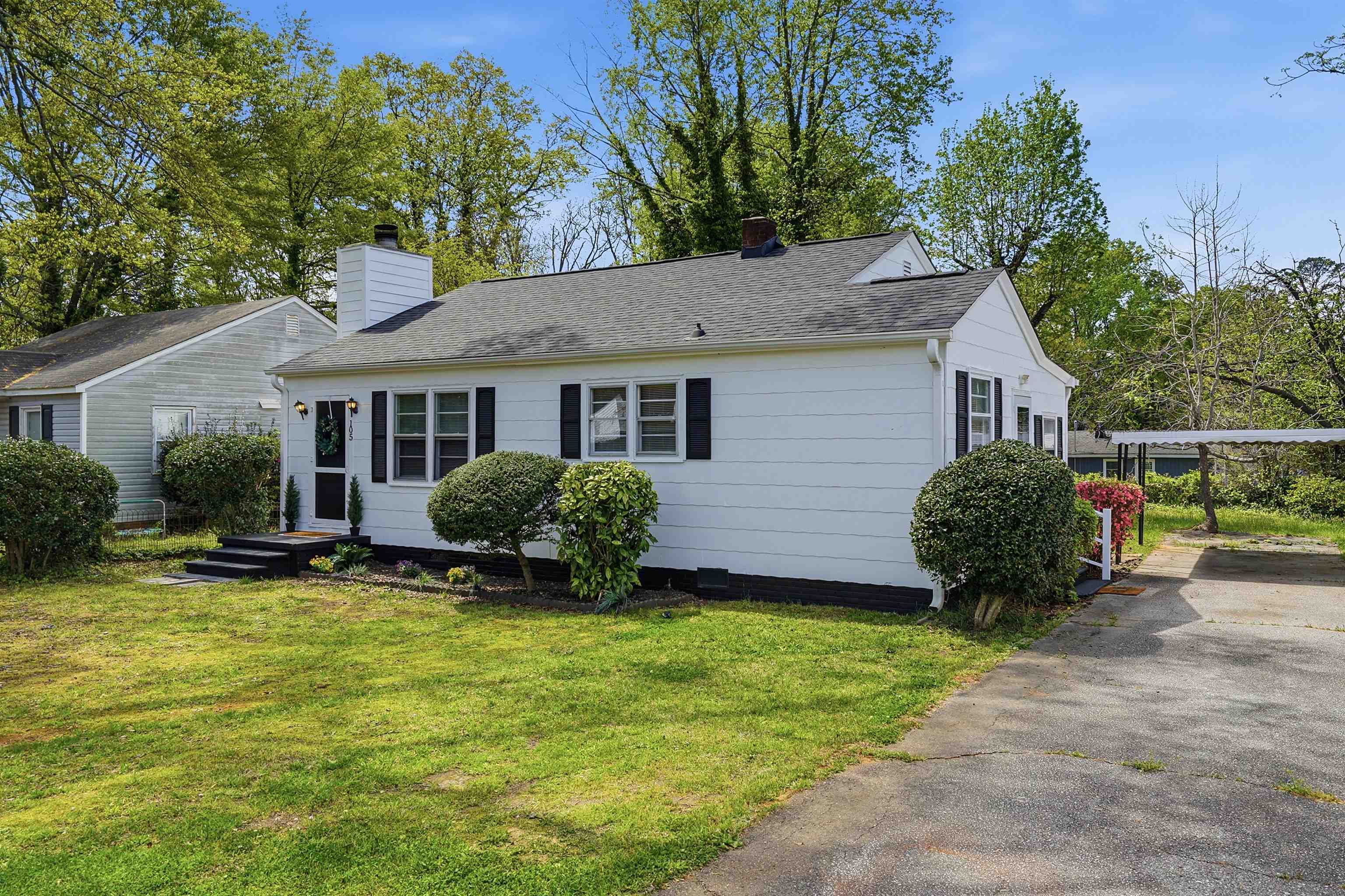 105 Tyler Court Property Photo 2