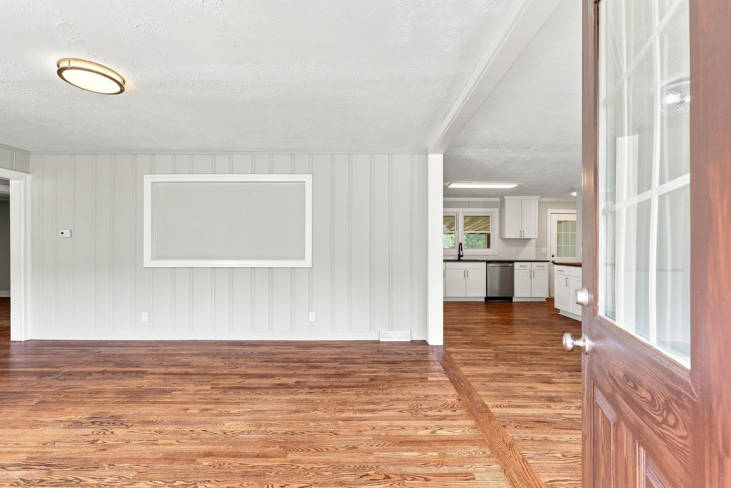 215 Elaine Avenue Property Photo 5