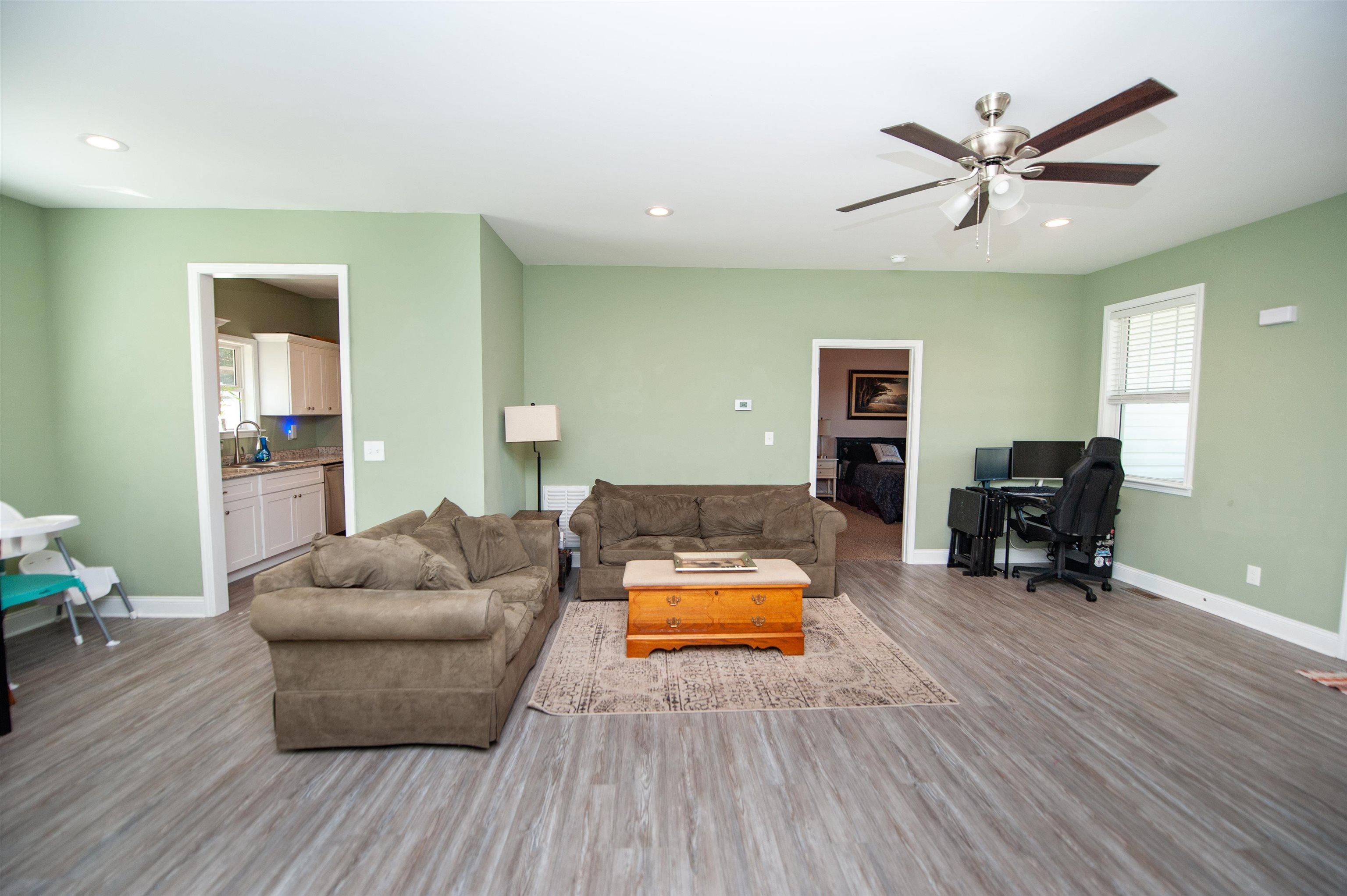 303 Saluda Street Property Photo 6