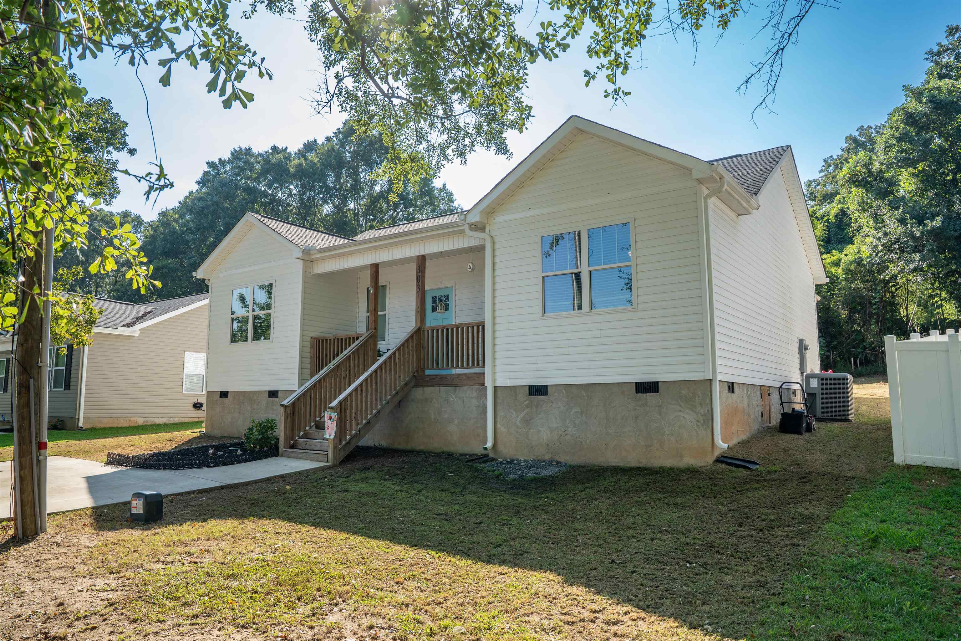 303 Saluda Street Property Photo 36