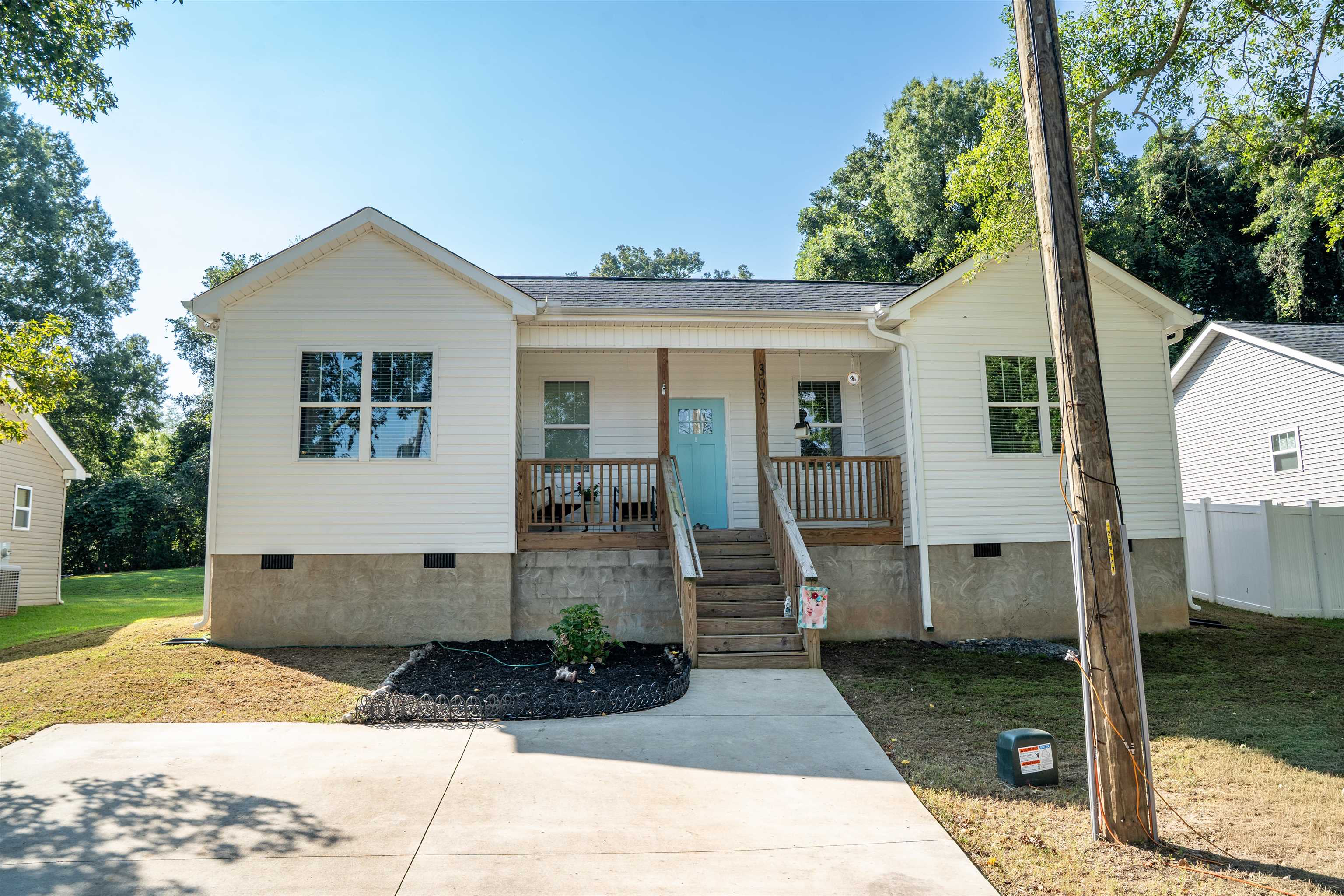 303 Saluda Street Property Photo 39