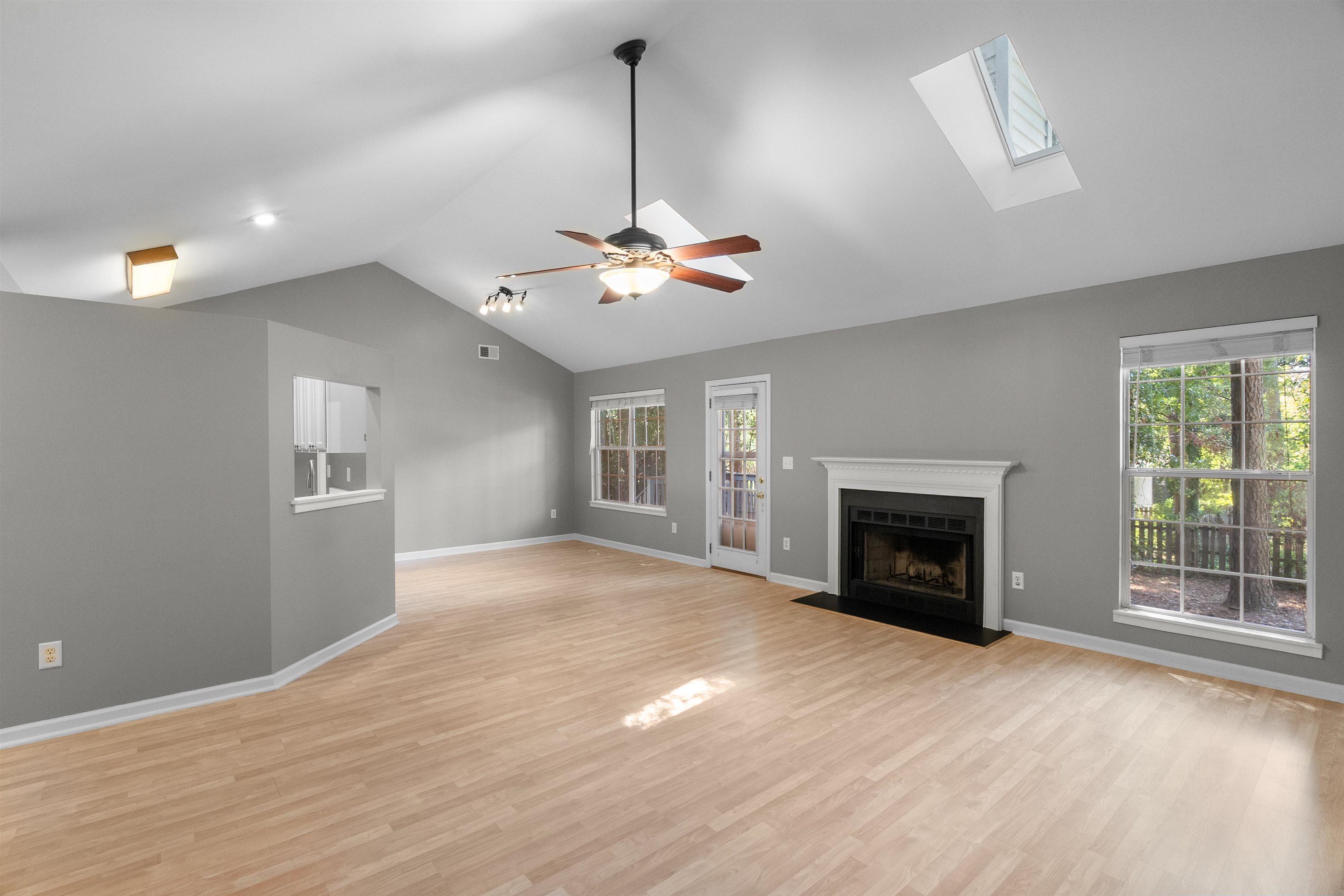 103 Loden Court Property Photo 6