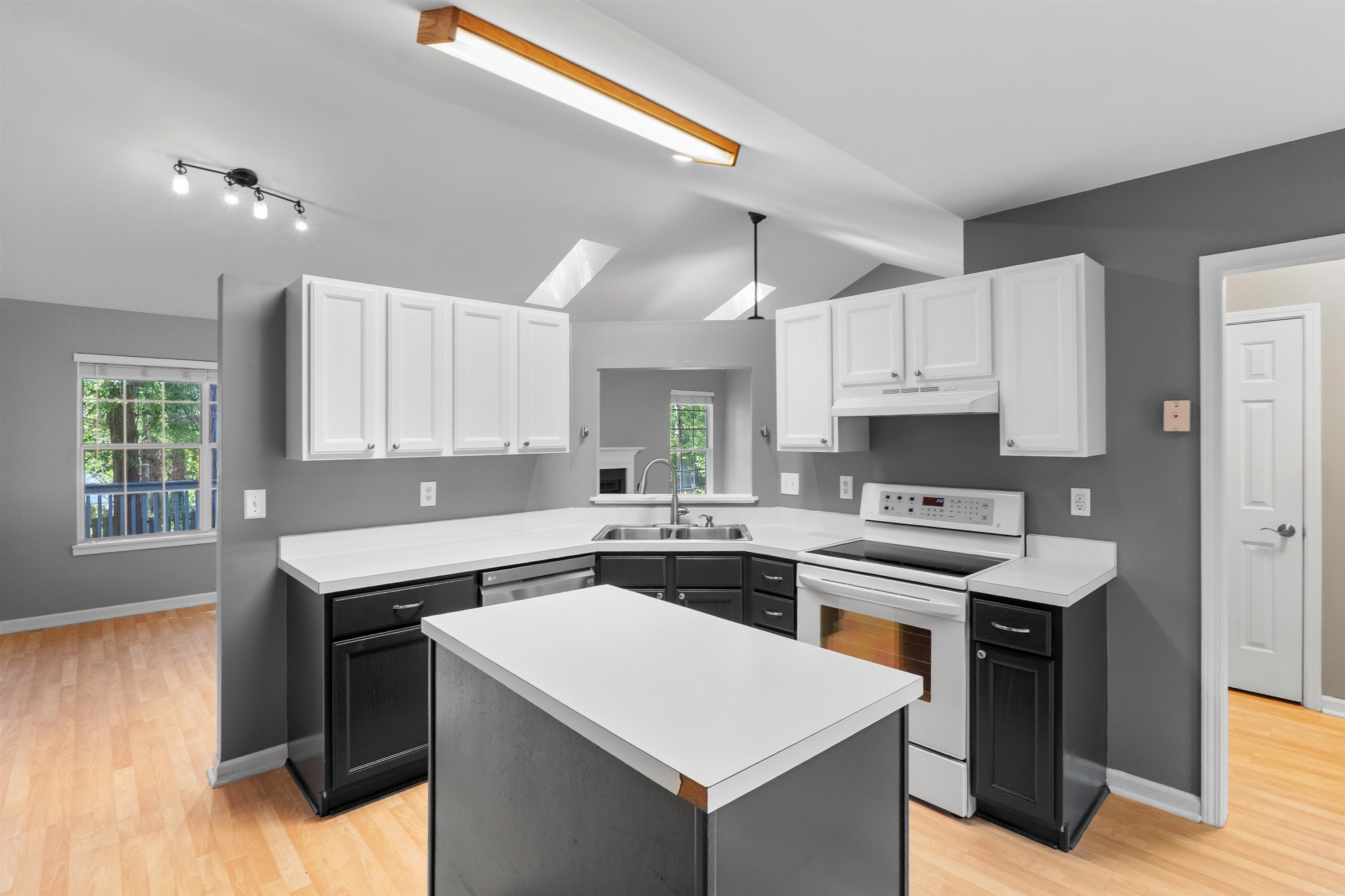 103 Loden Court Property Photo 11