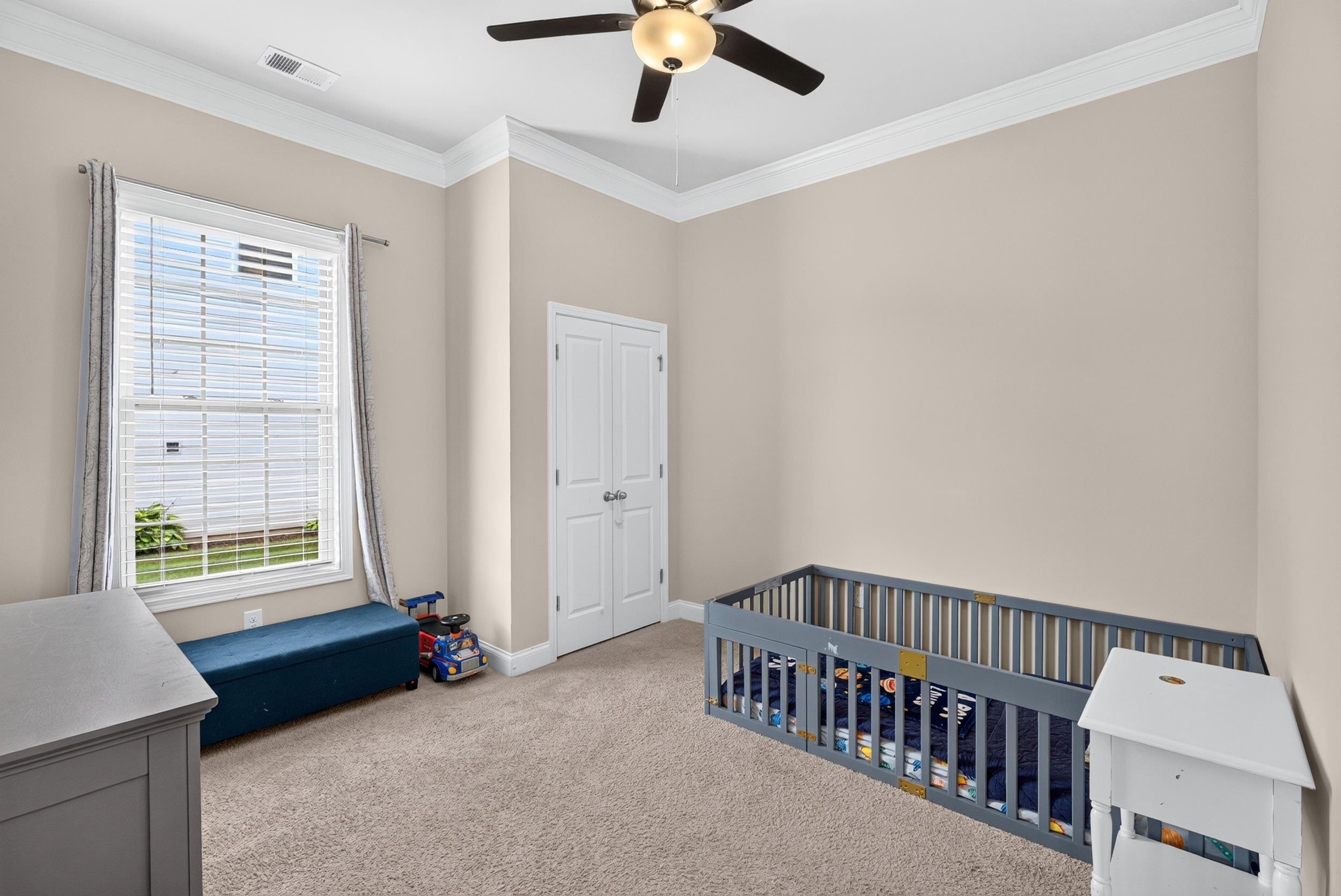 380 Meadowpark Lane Property Photo 11