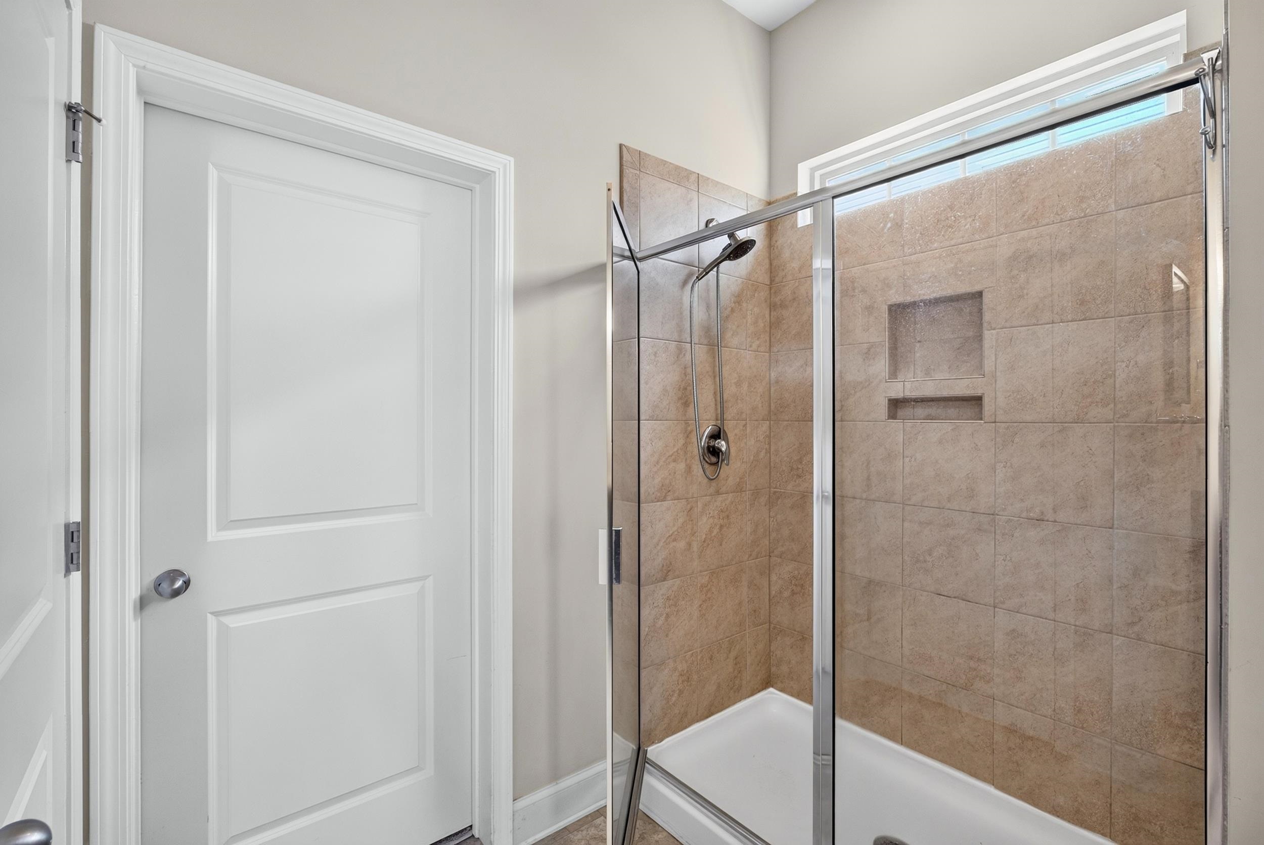 380 Meadowpark Lane Property Photo 27