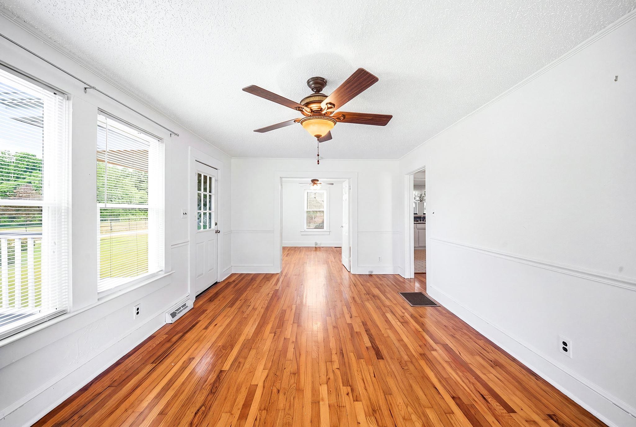 100 Sunset Drive Property Photo 7