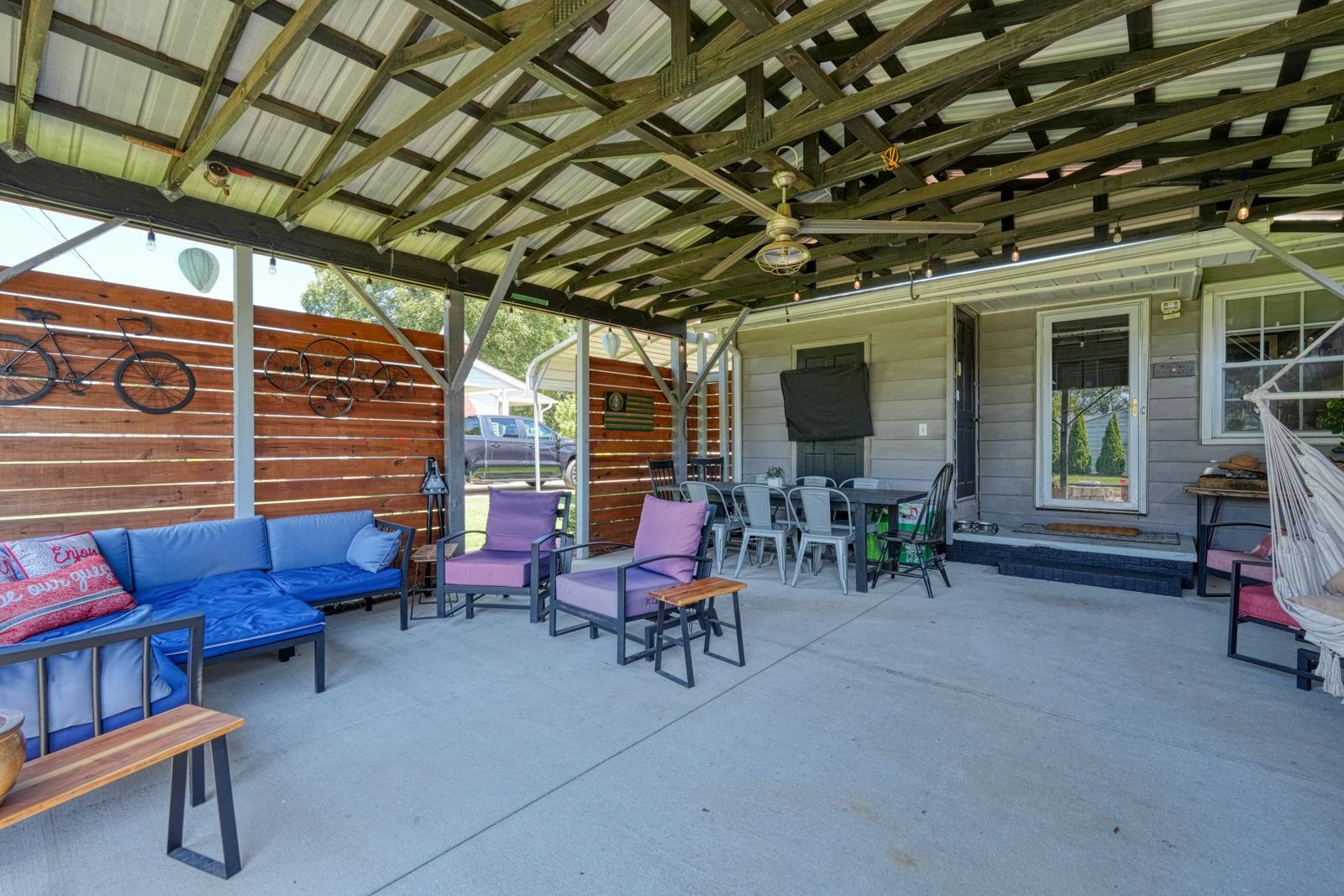 280 West Avenue Property Photo 4