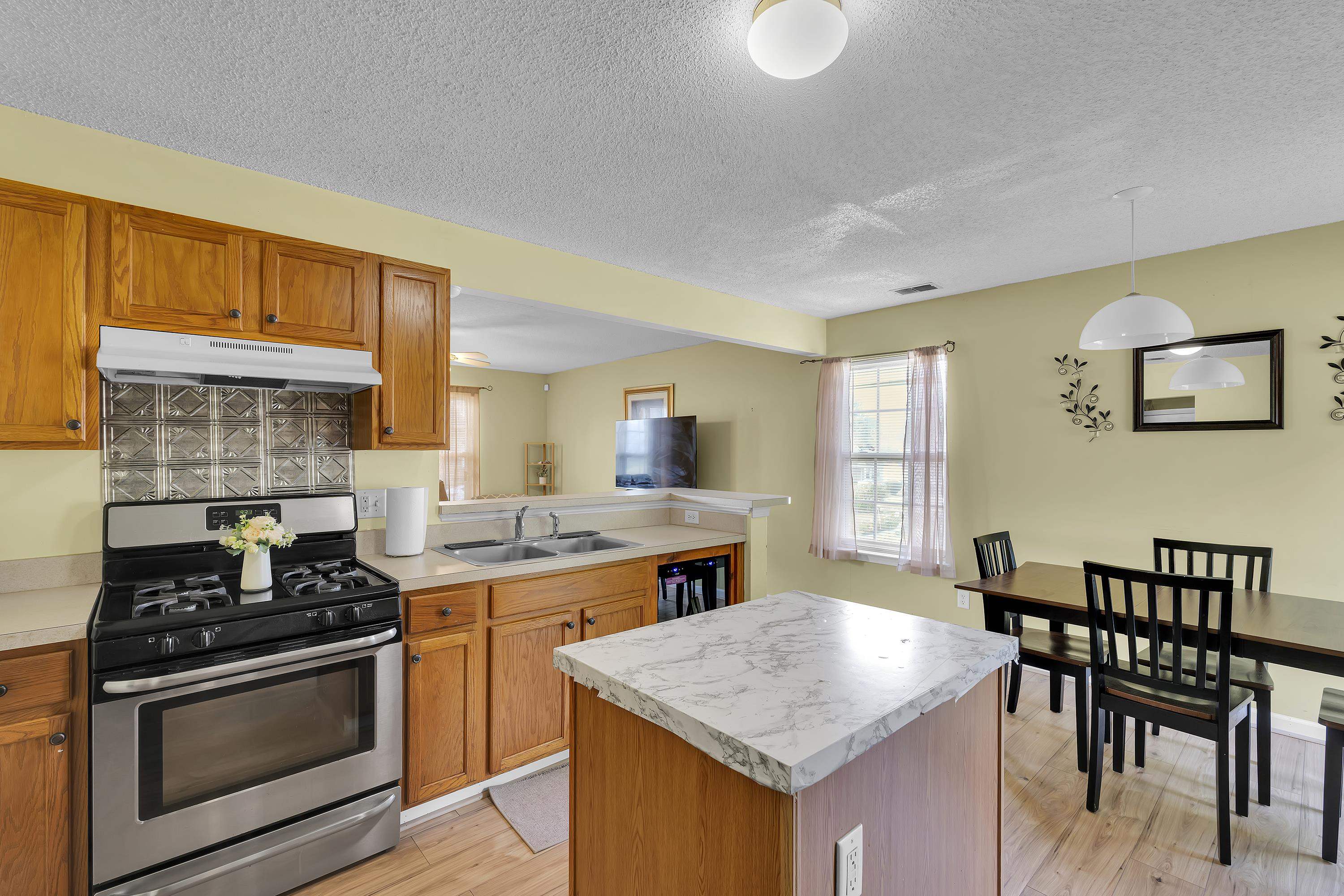 231 E Corley Lane Property Photo 8