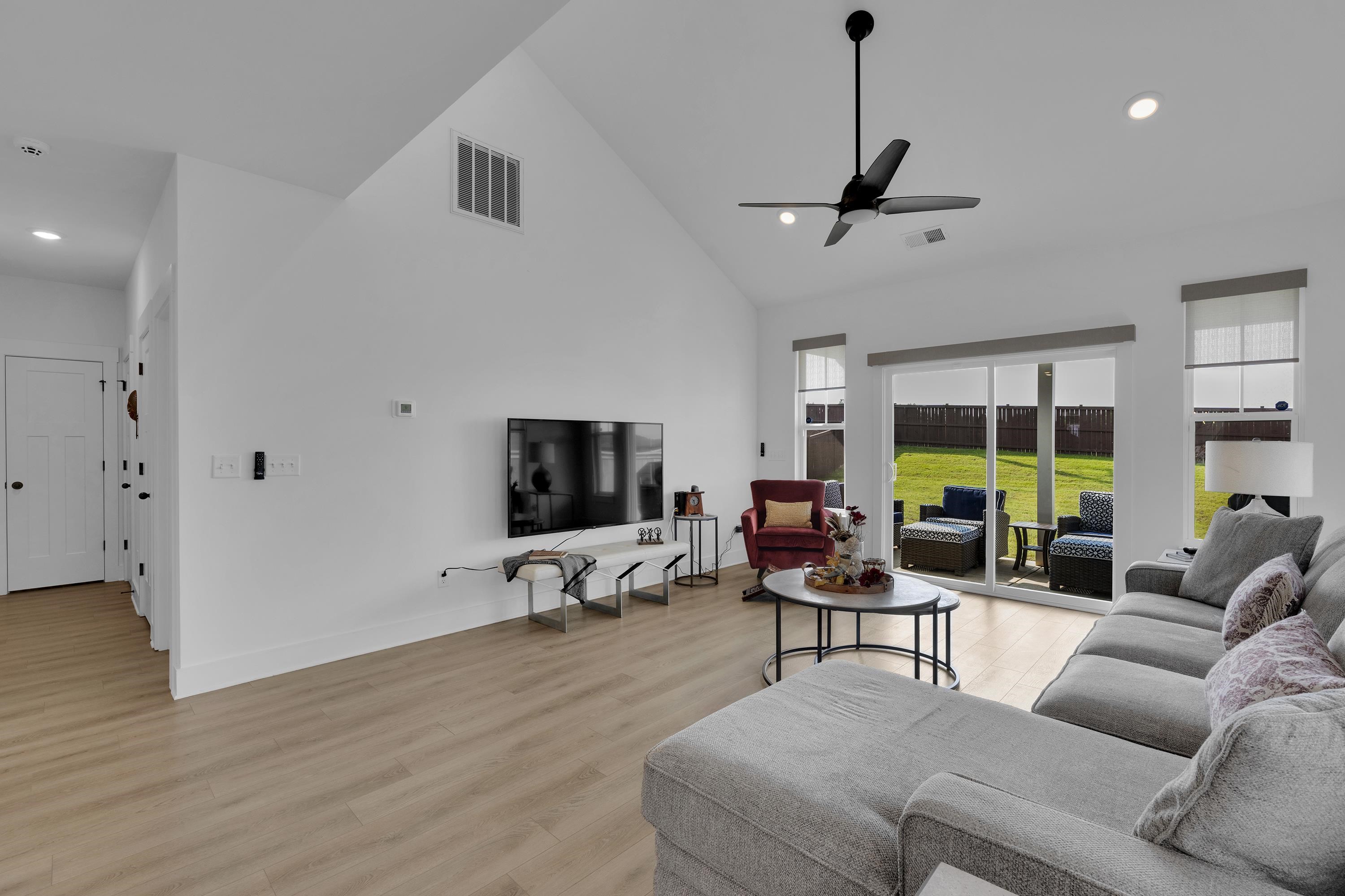 916 Diane Lane Property Photo 14