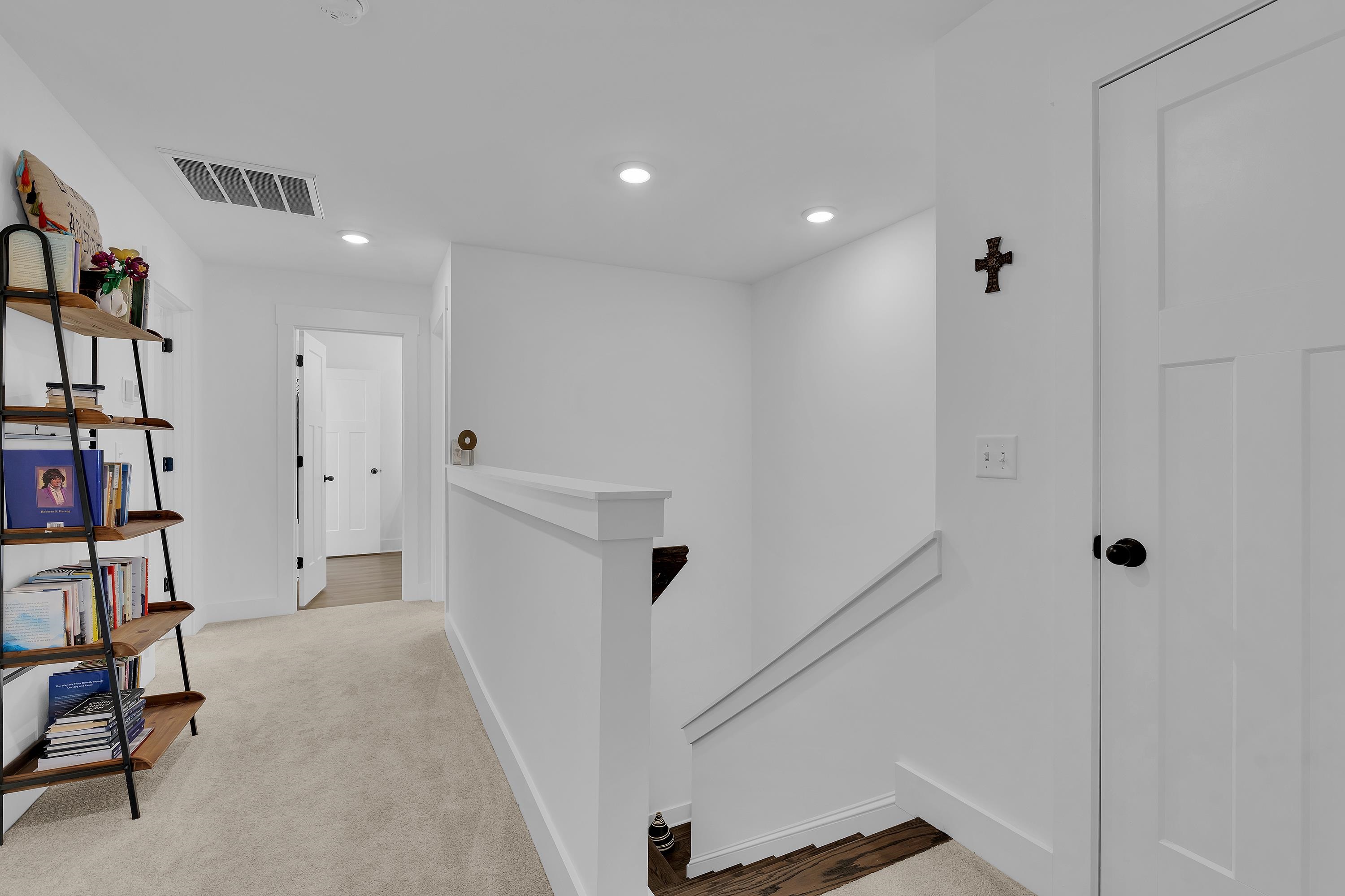 916 Diane Lane Property Photo 19