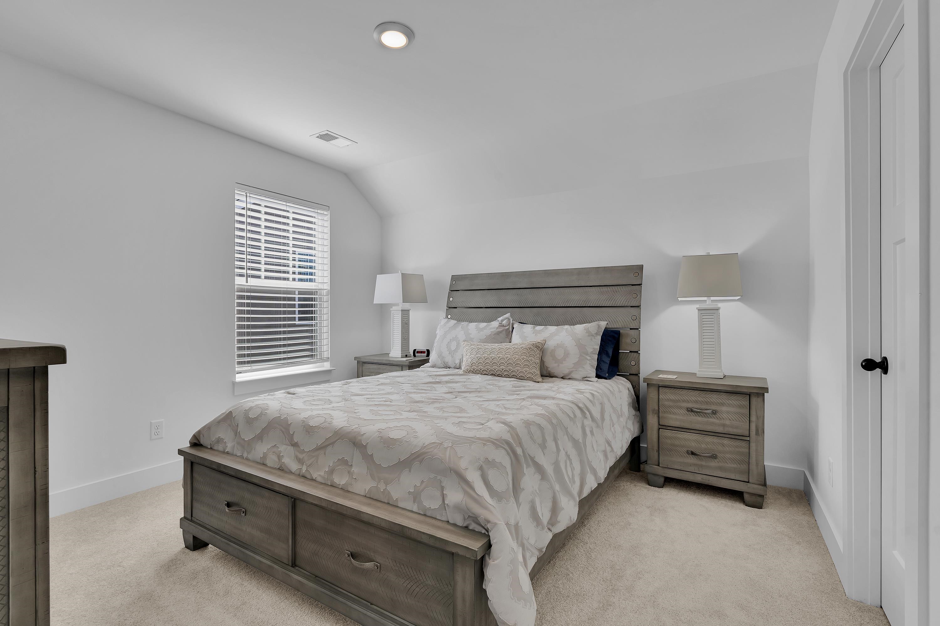 916 Diane Lane Property Photo 20