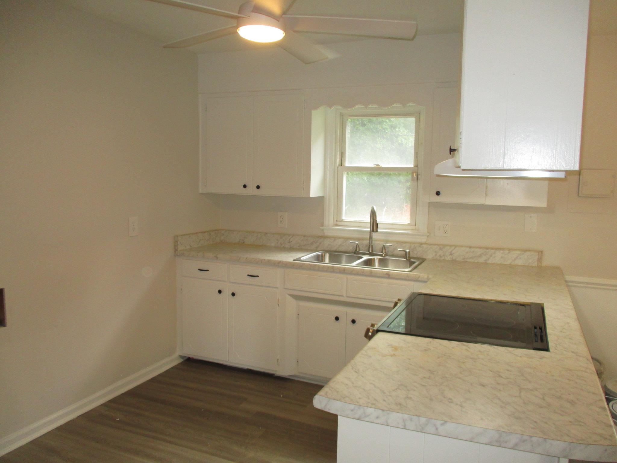 8140 Daniel Ct. Property Photo 3