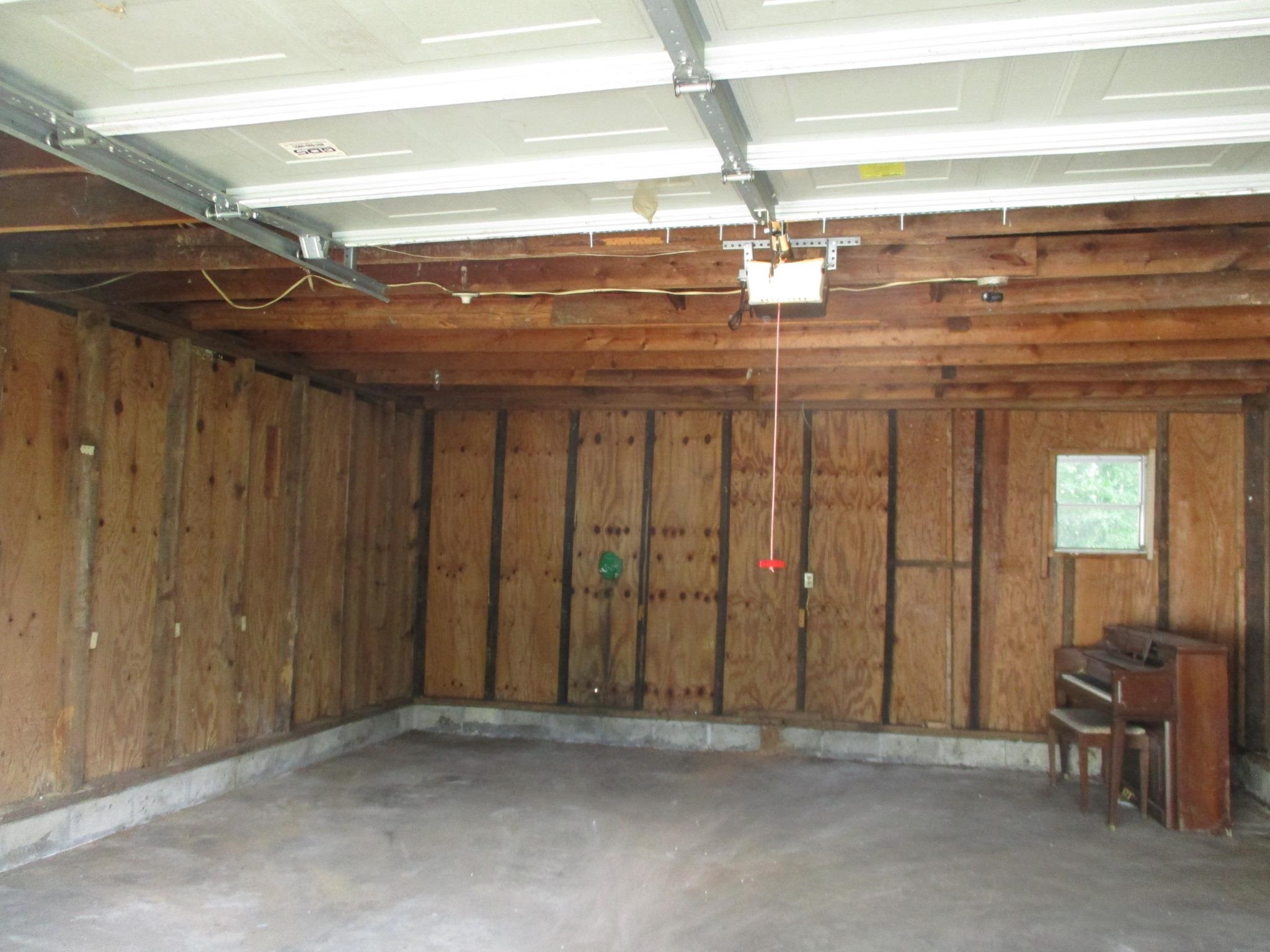 8140 Daniel Ct. Property Photo 9